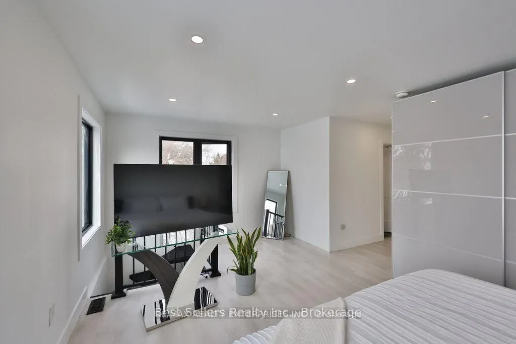 172 Royal York Road #2