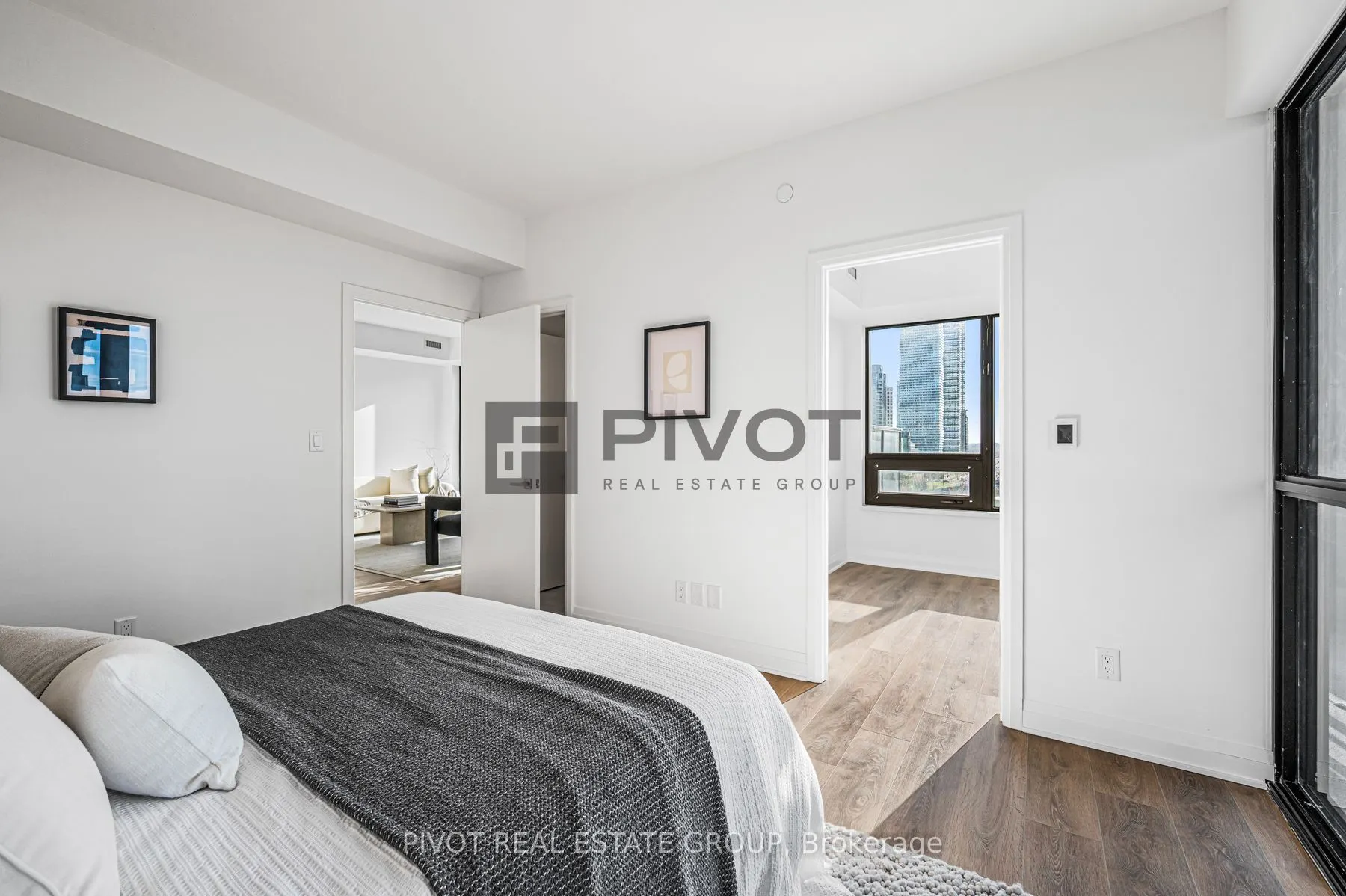 4015 The Exchange #1307