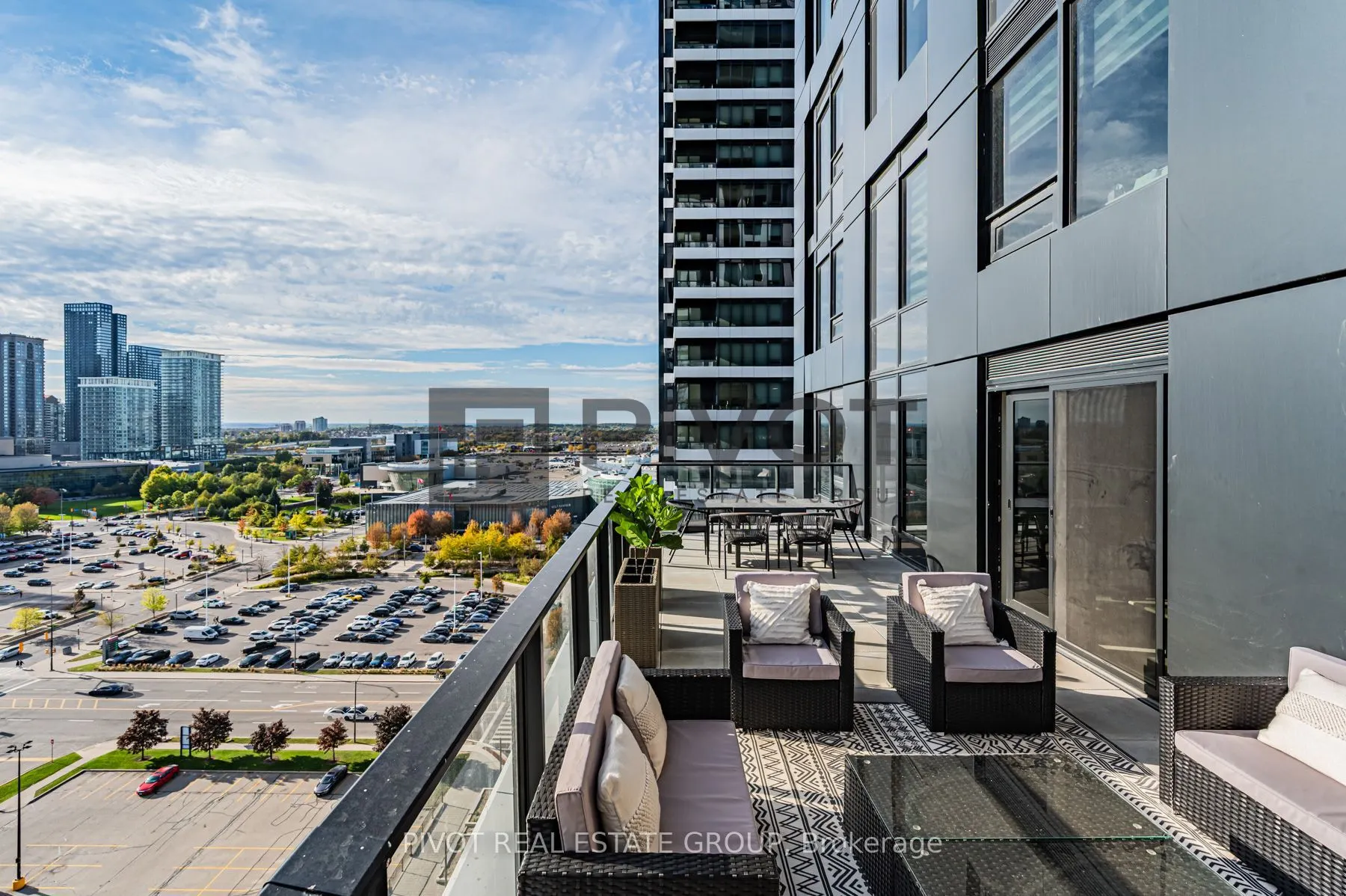 4015 The Exchange #1307