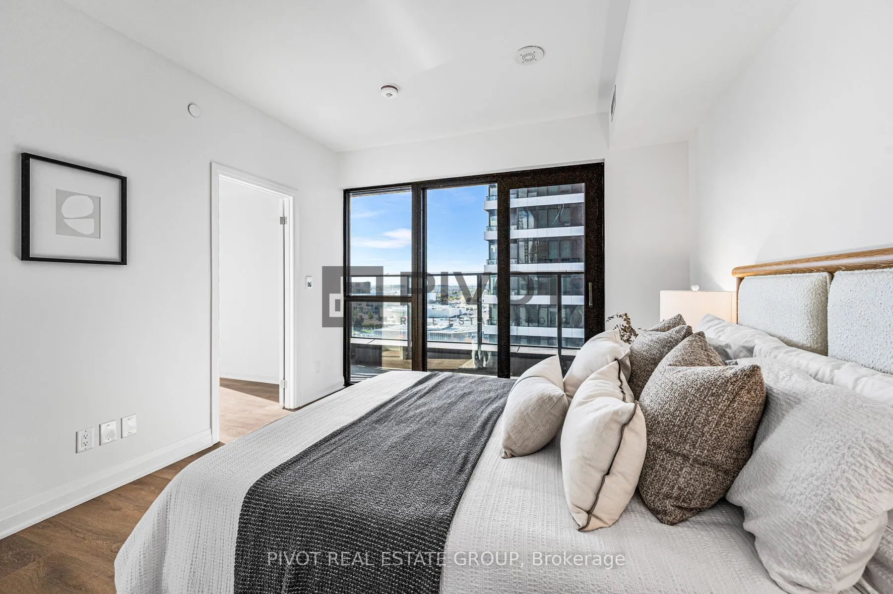 4015 The Exchange #1307