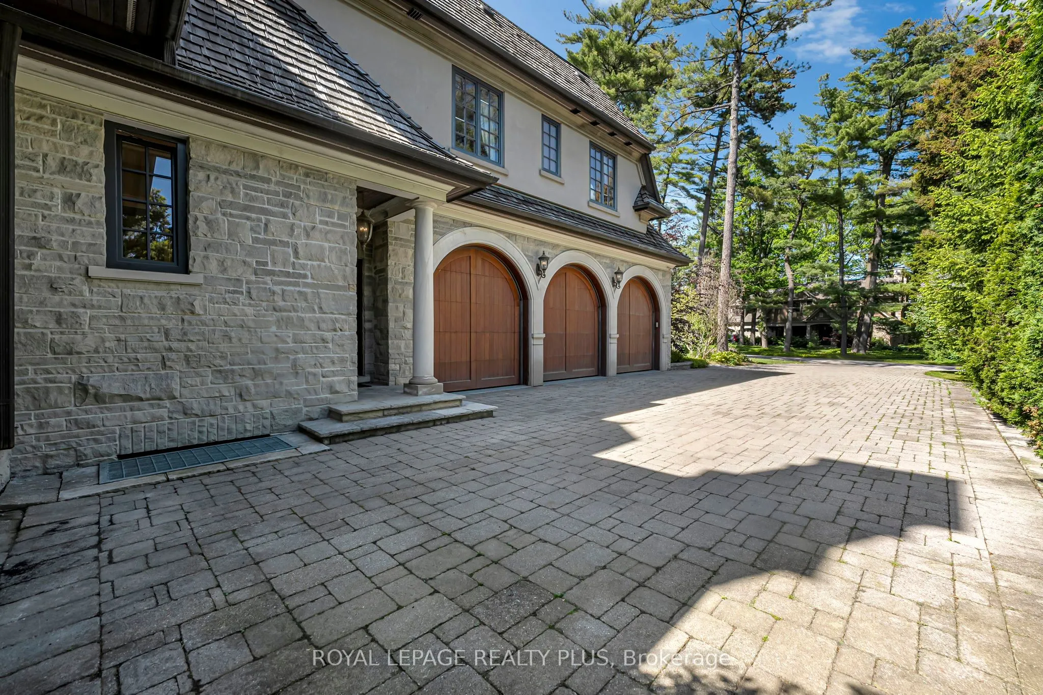 1476 Carmen Drive