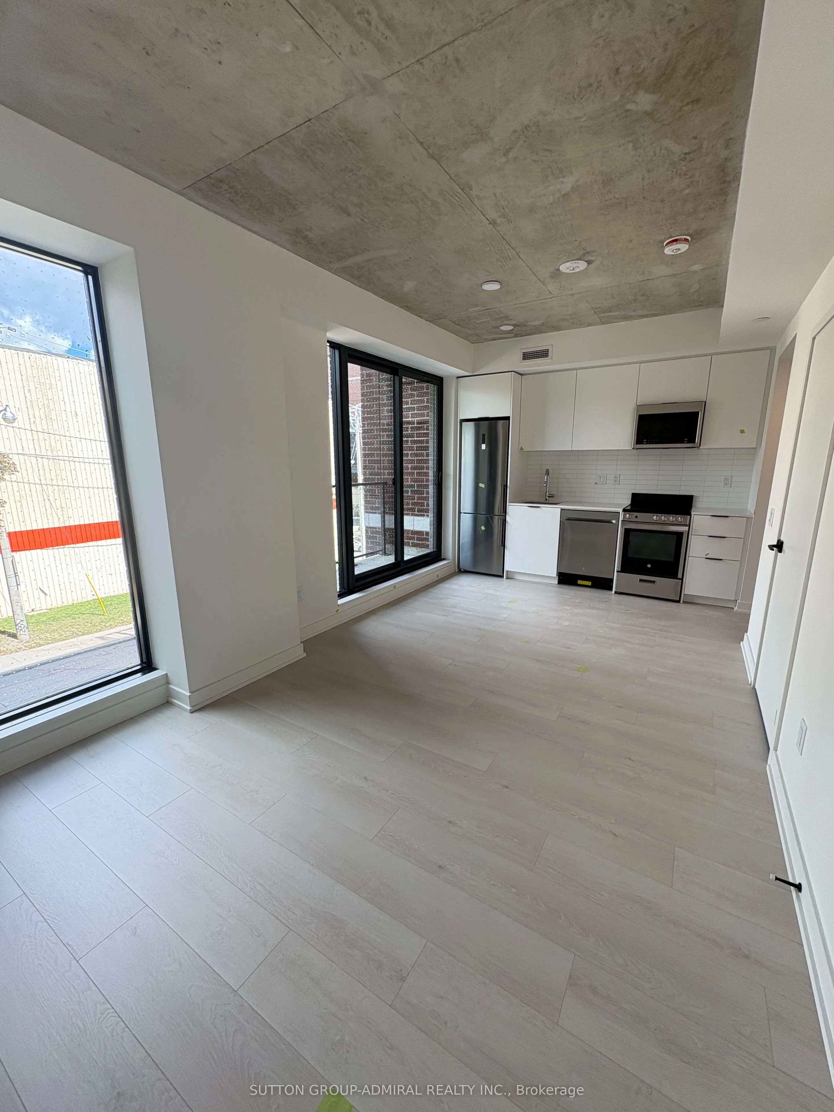 1 Vine Avenue #313