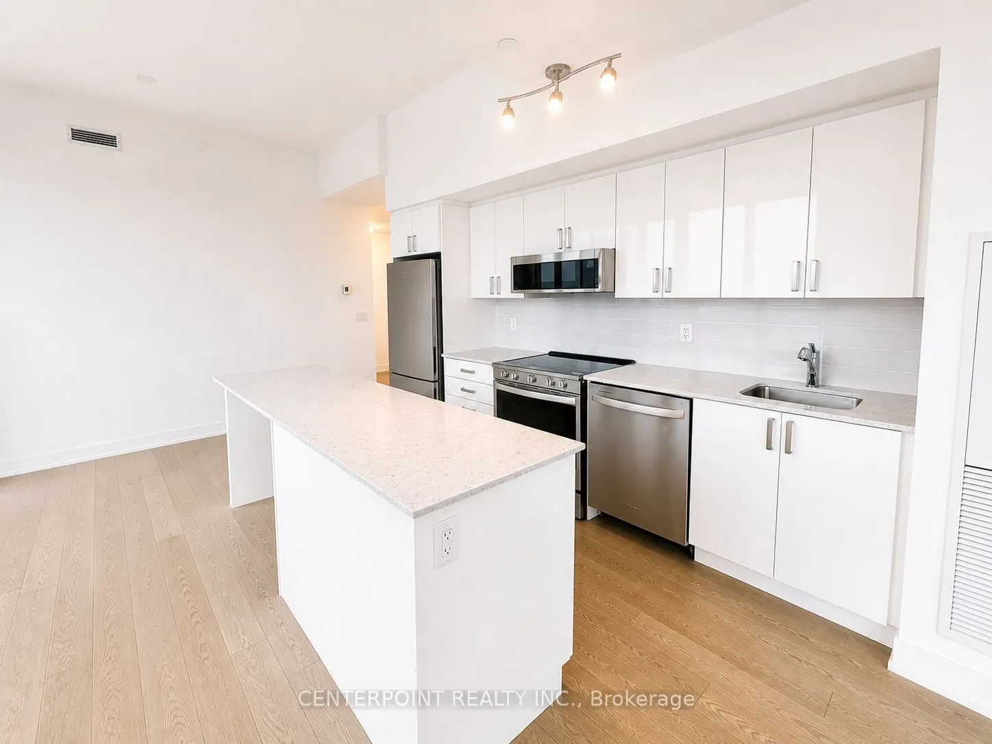 1063 Douglas McCurdy Common #803