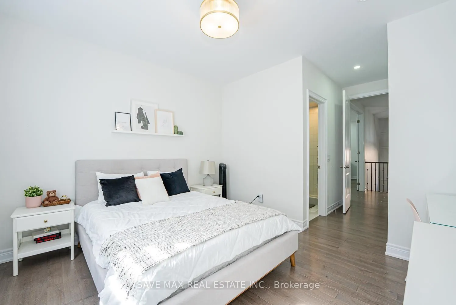10 Daisy Meadow Crescent