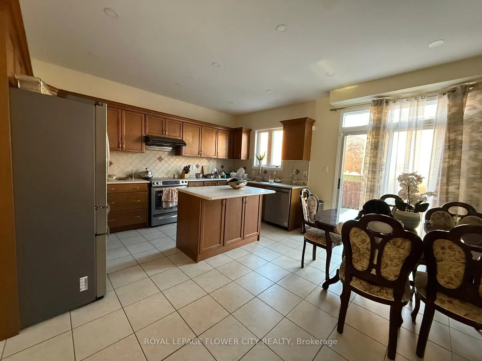 41 Cape Dorset Crescent