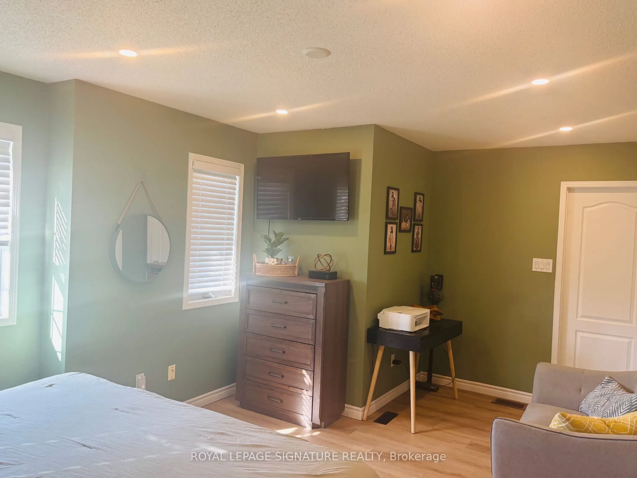 2112 Glenhampton Road