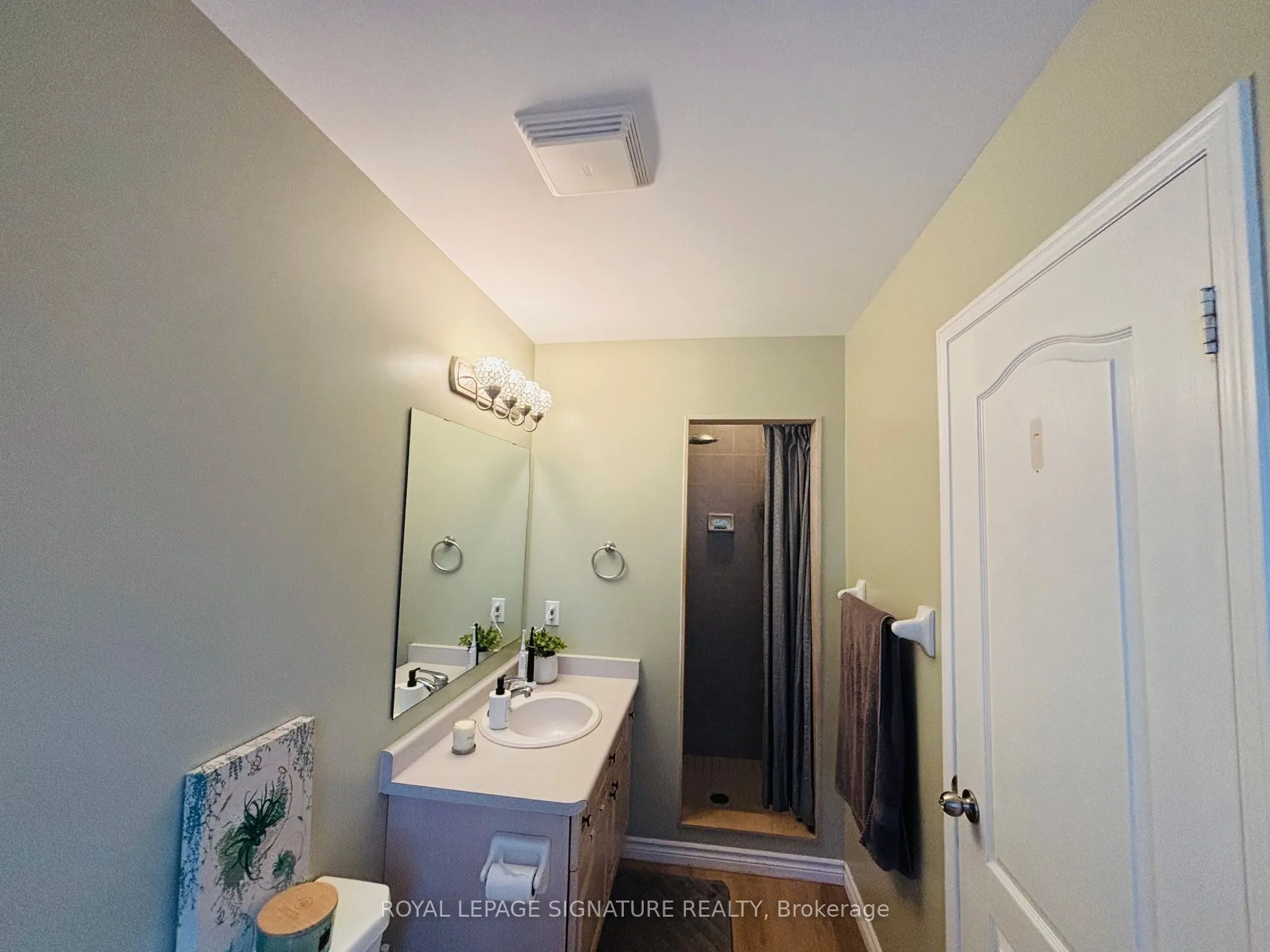 2112 Glenhampton Road