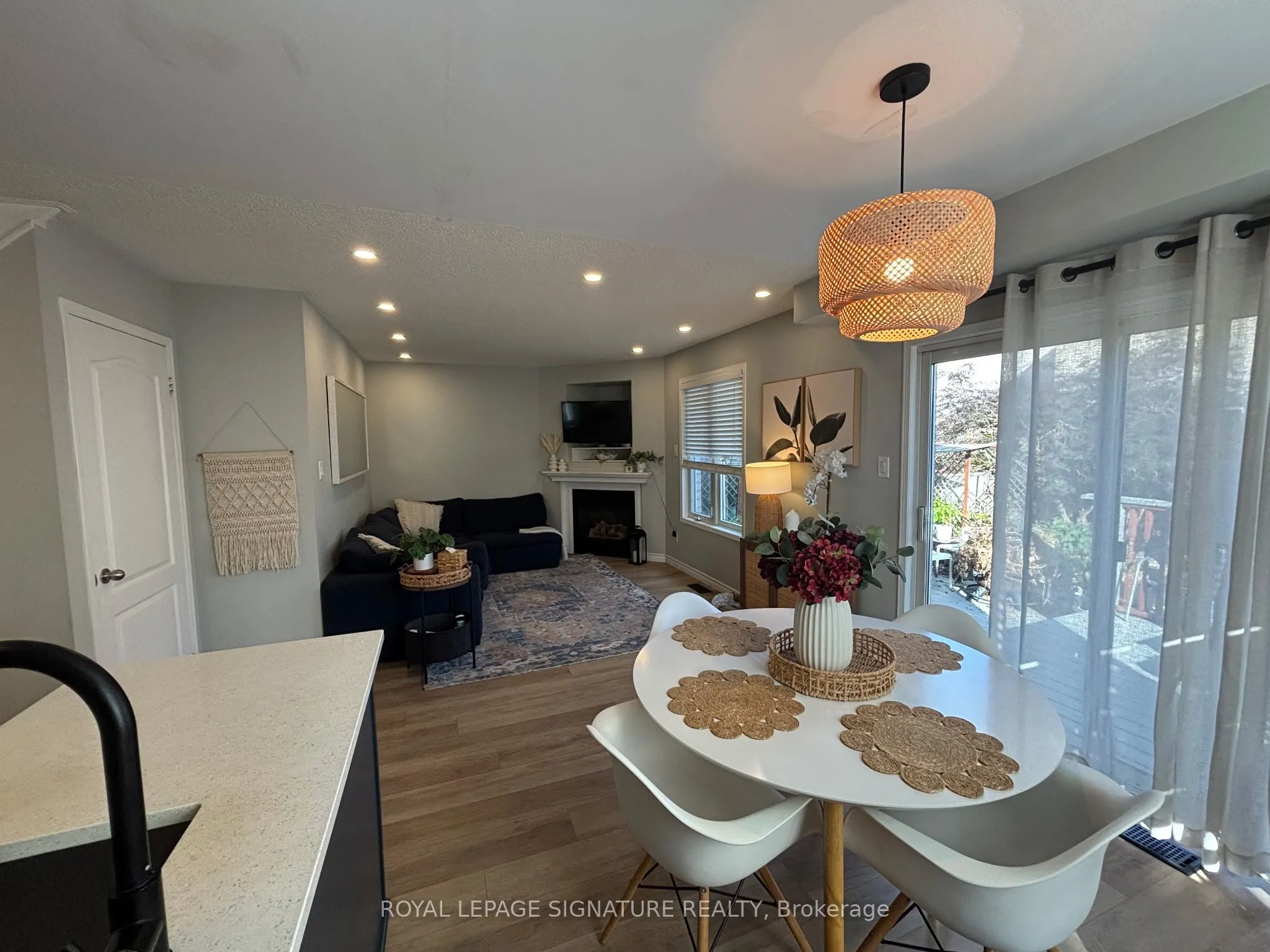 2112 Glenhampton Road
