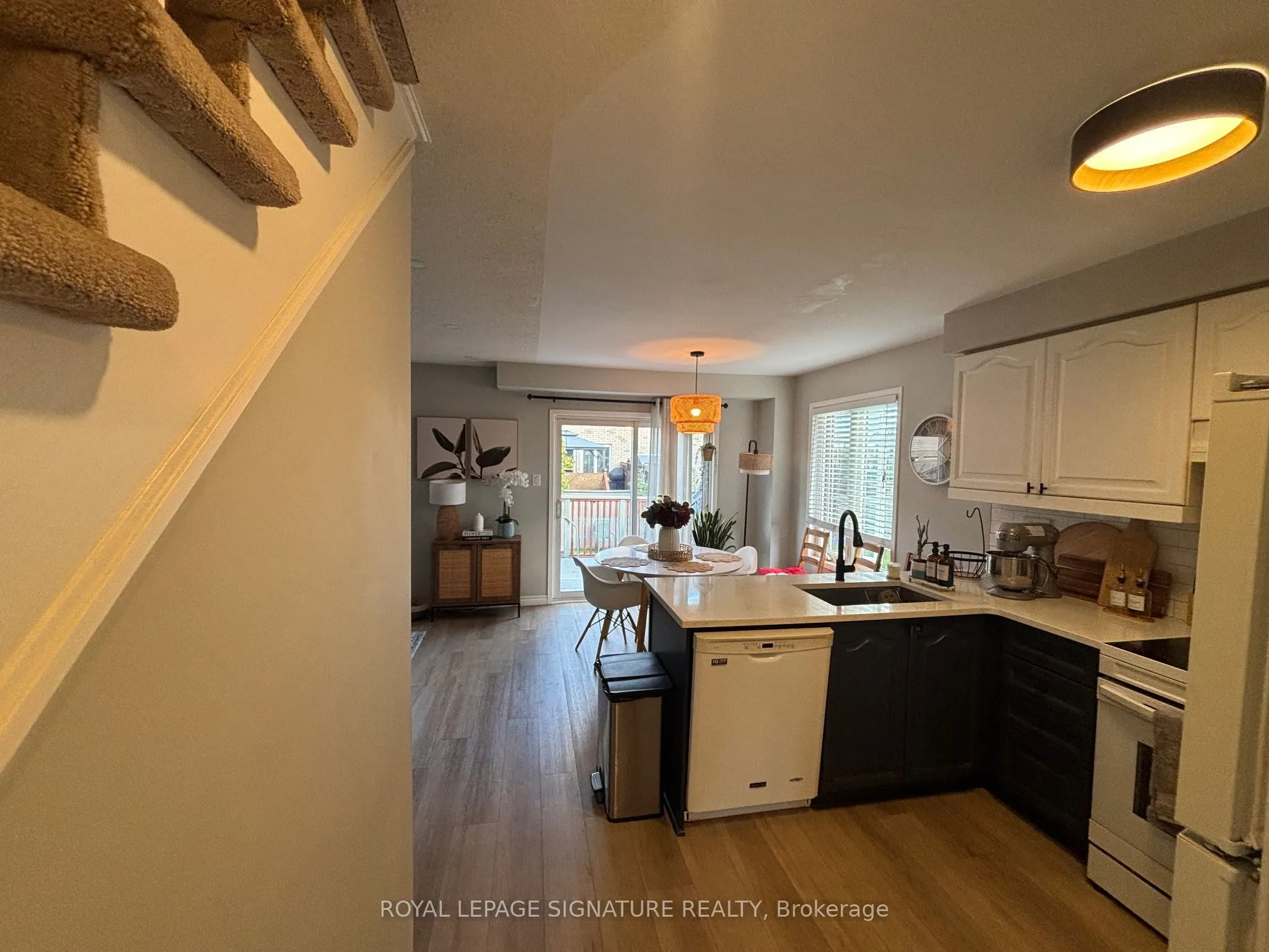 2112 Glenhampton Road