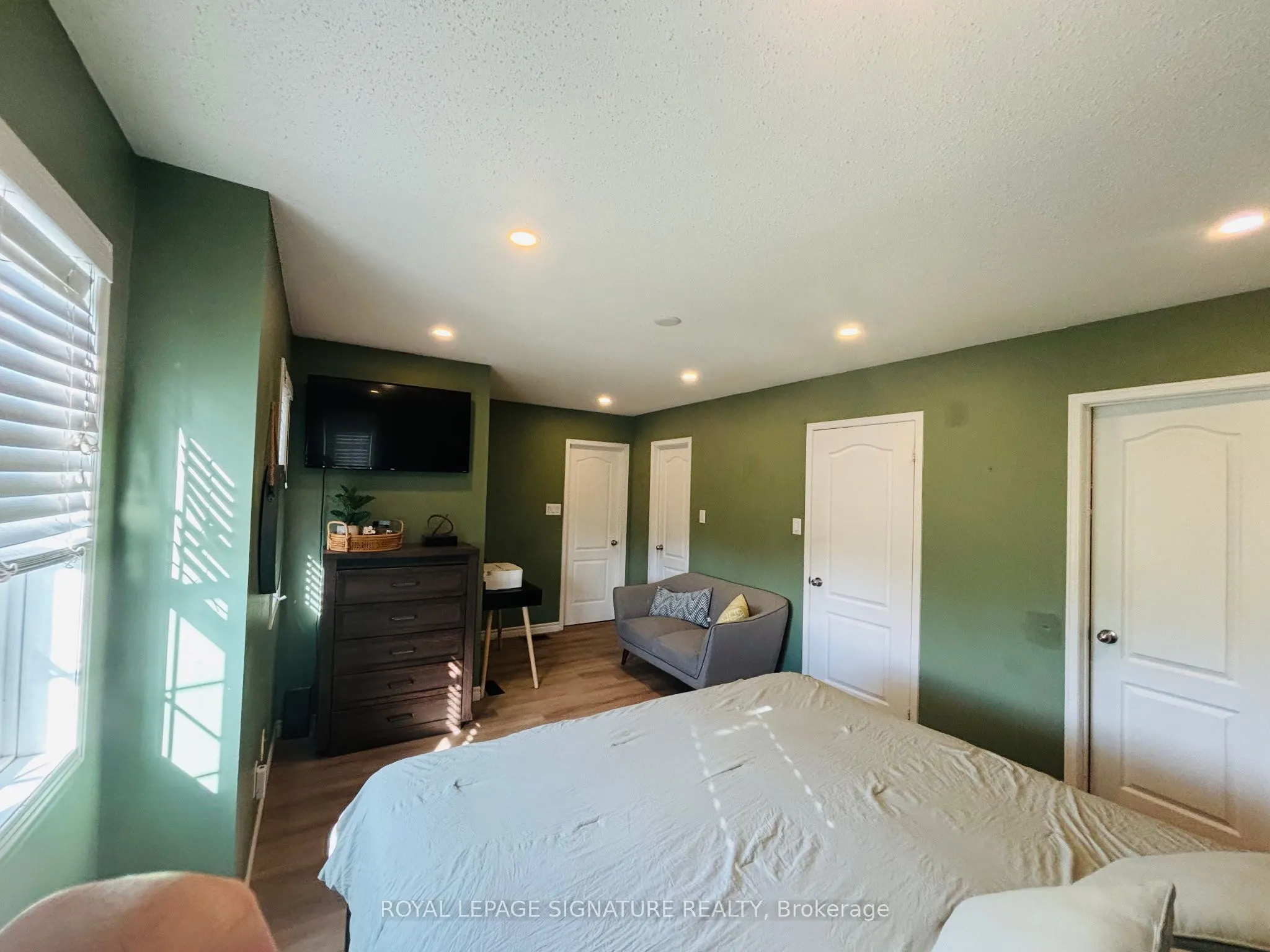 2112 Glenhampton Road