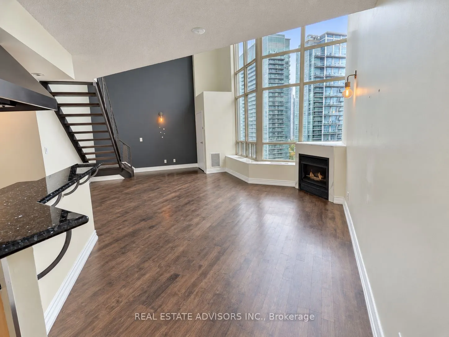 250 Manitoba Street #838