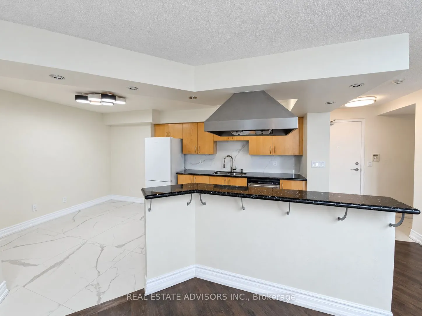 250 Manitoba Street #838