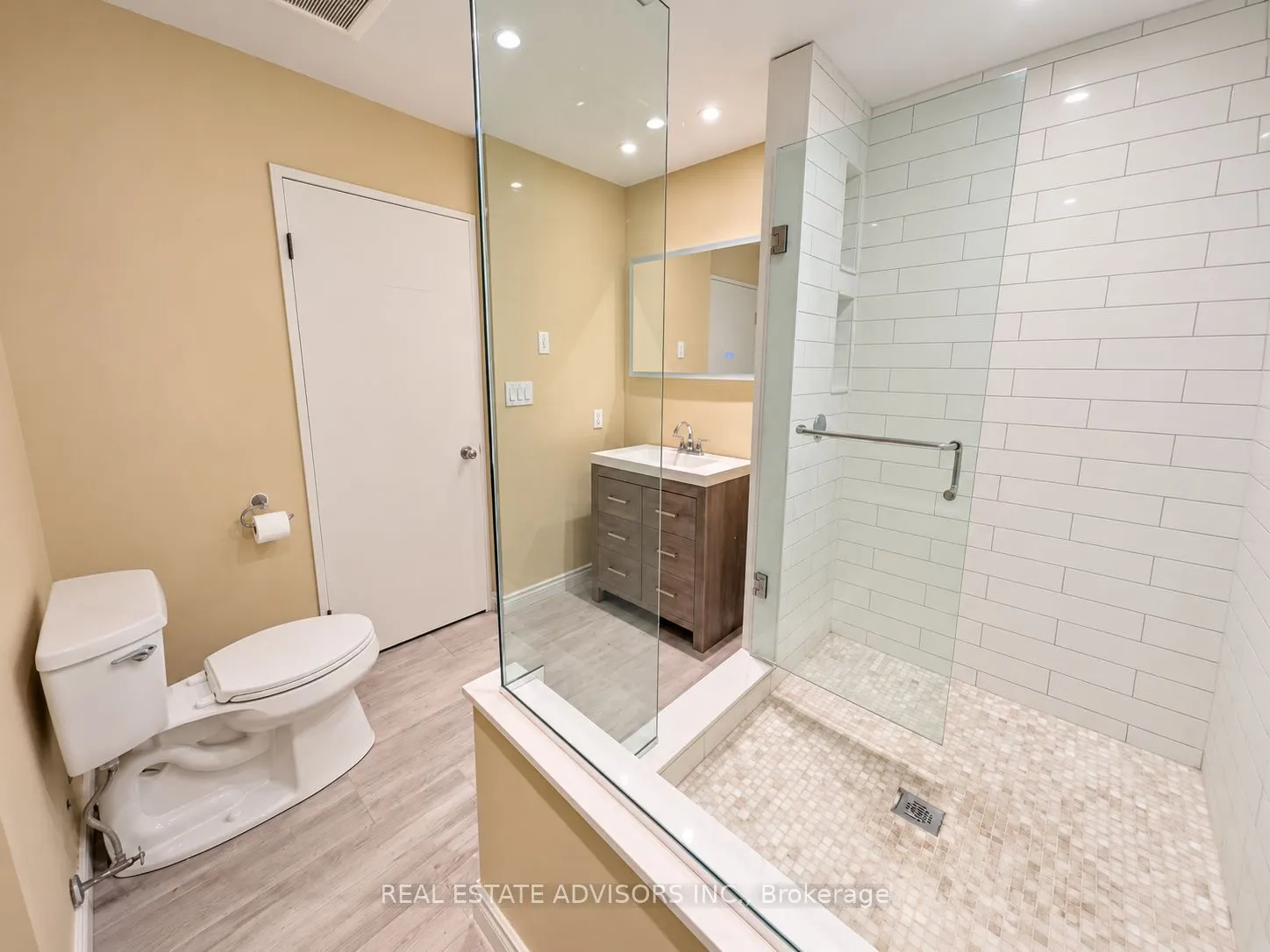 250 Manitoba Street #838