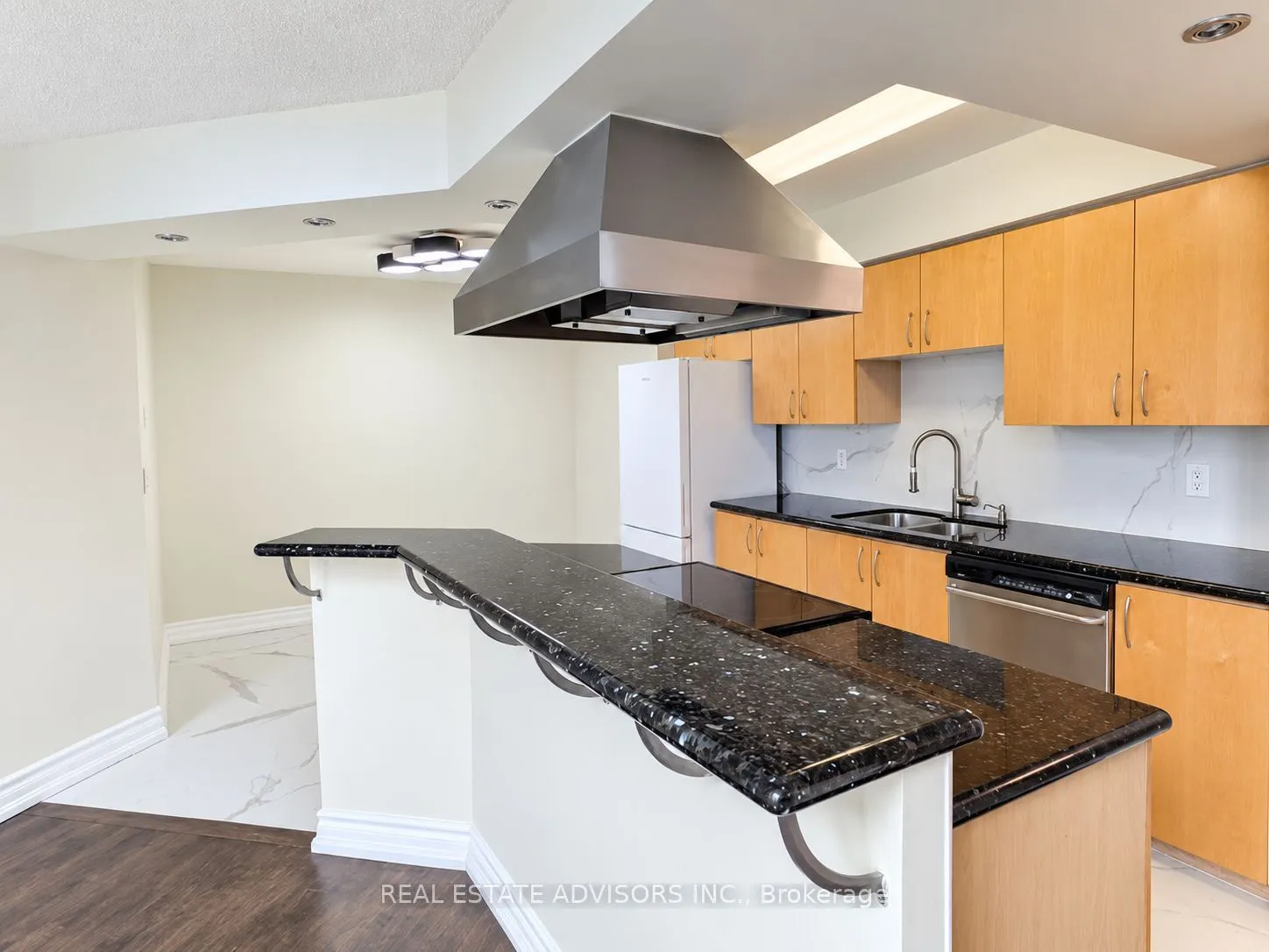 250 Manitoba Street #838