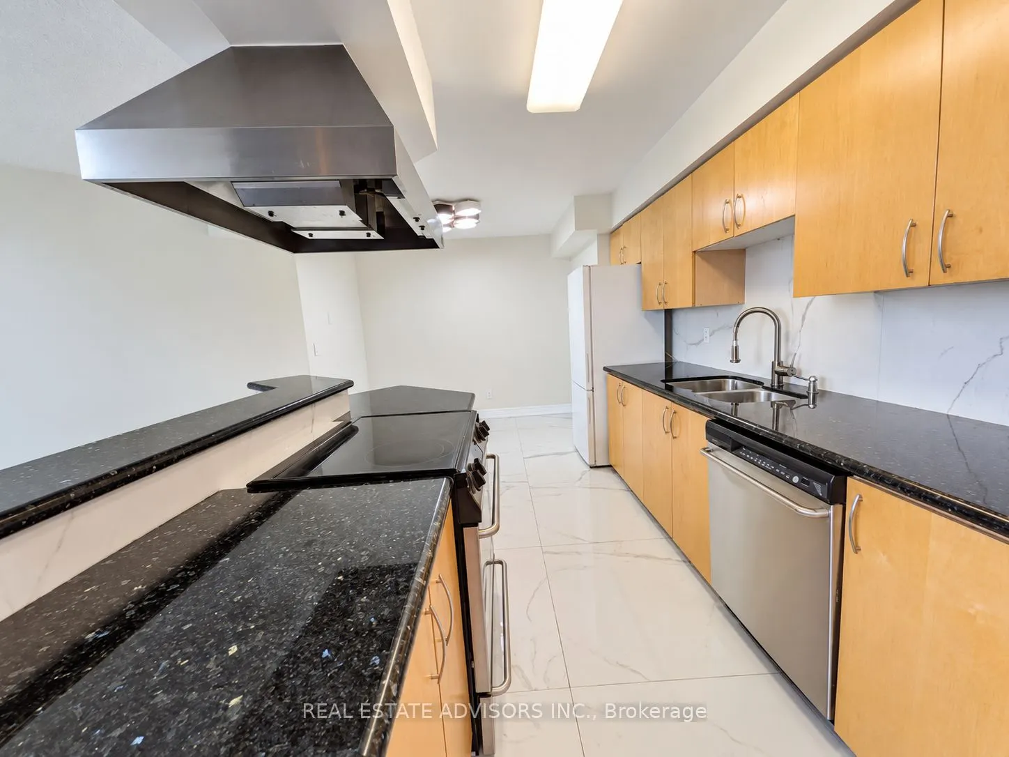 250 Manitoba Street #838