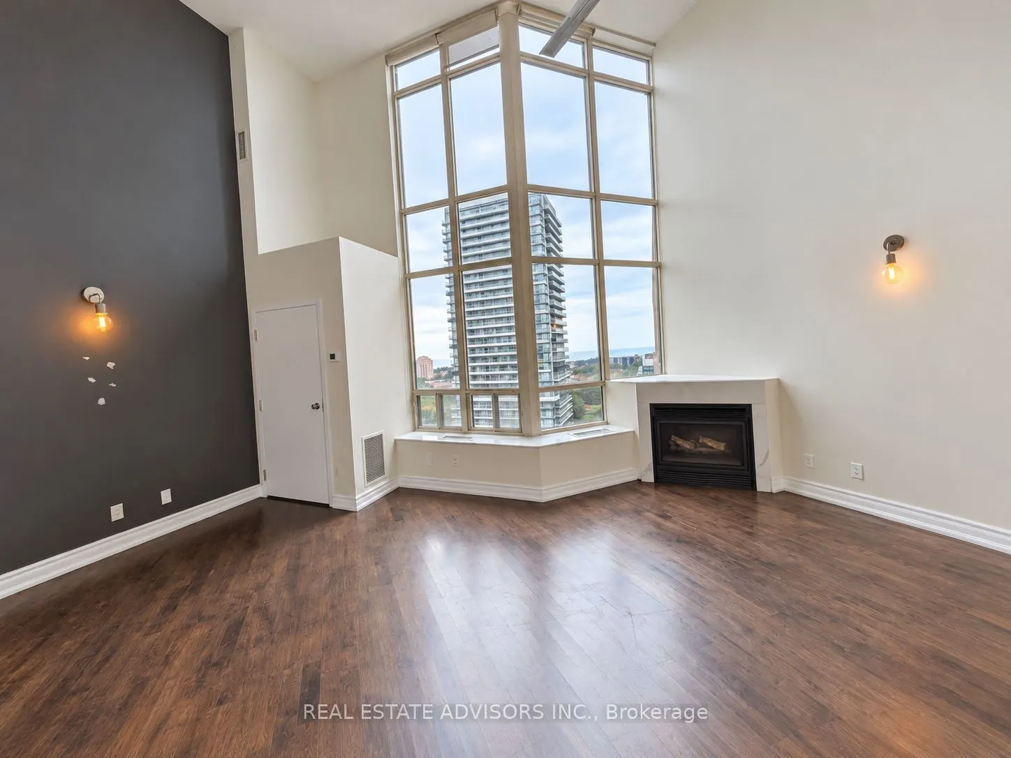 250 Manitoba Street #838