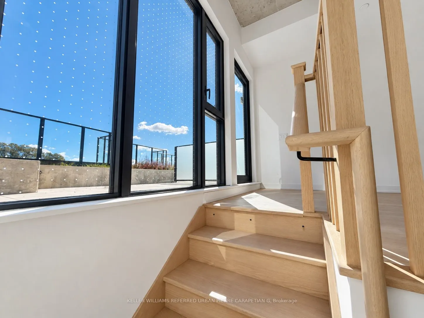 1 Vine Avenue #502
