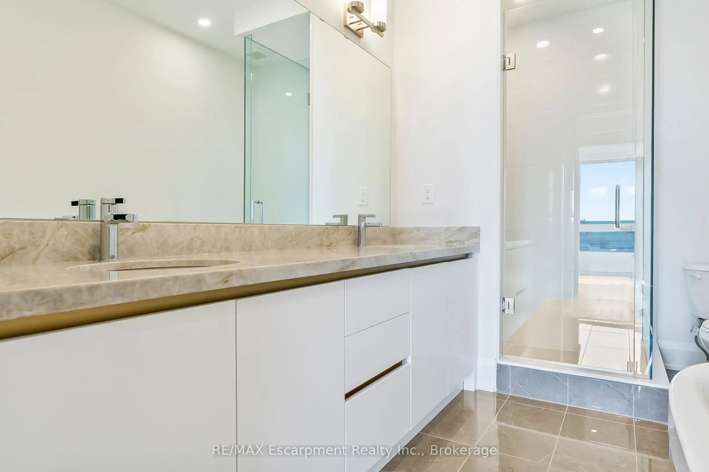 138 East Street #4