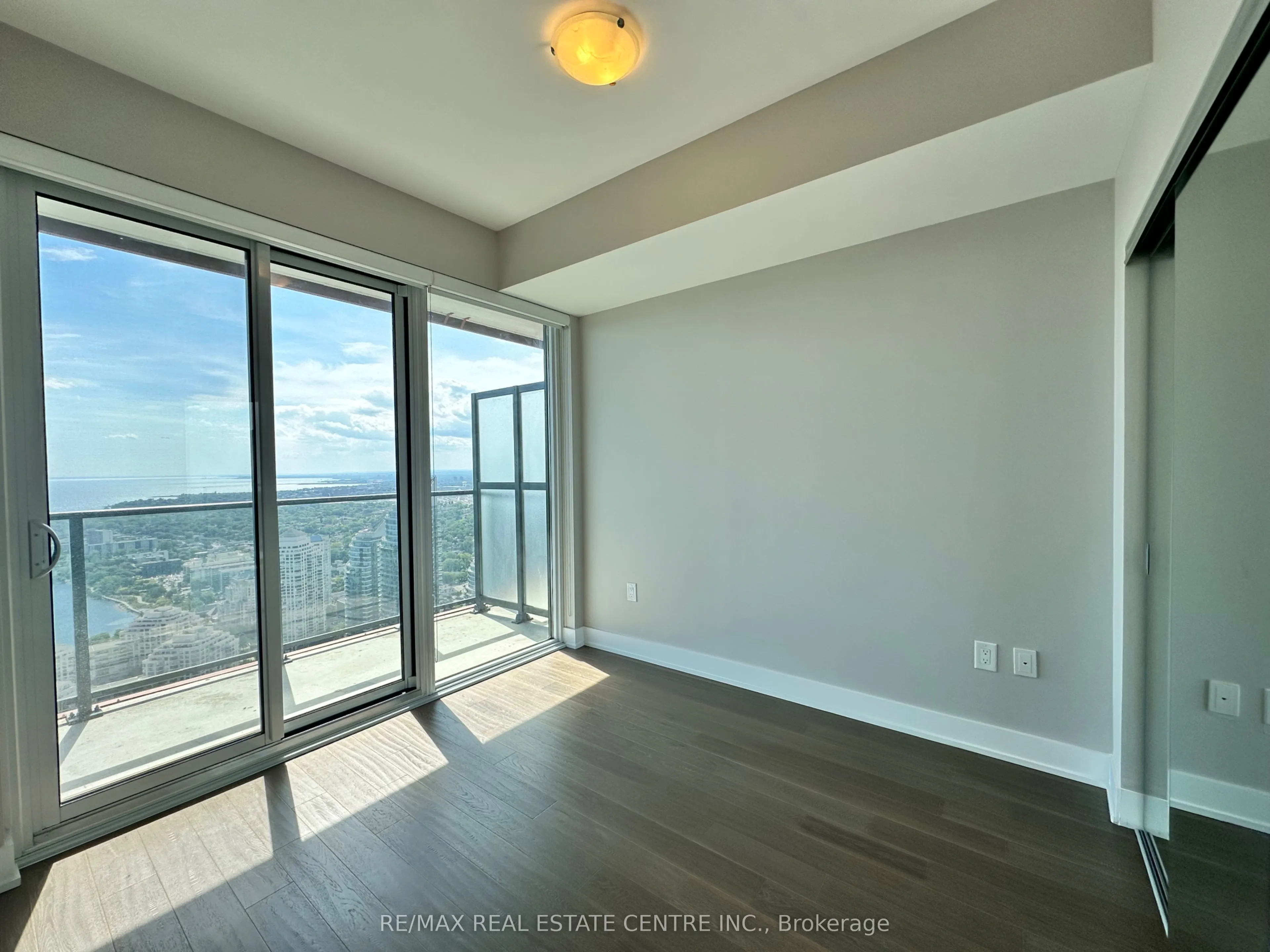 30 Shore Breeze Drive #4911