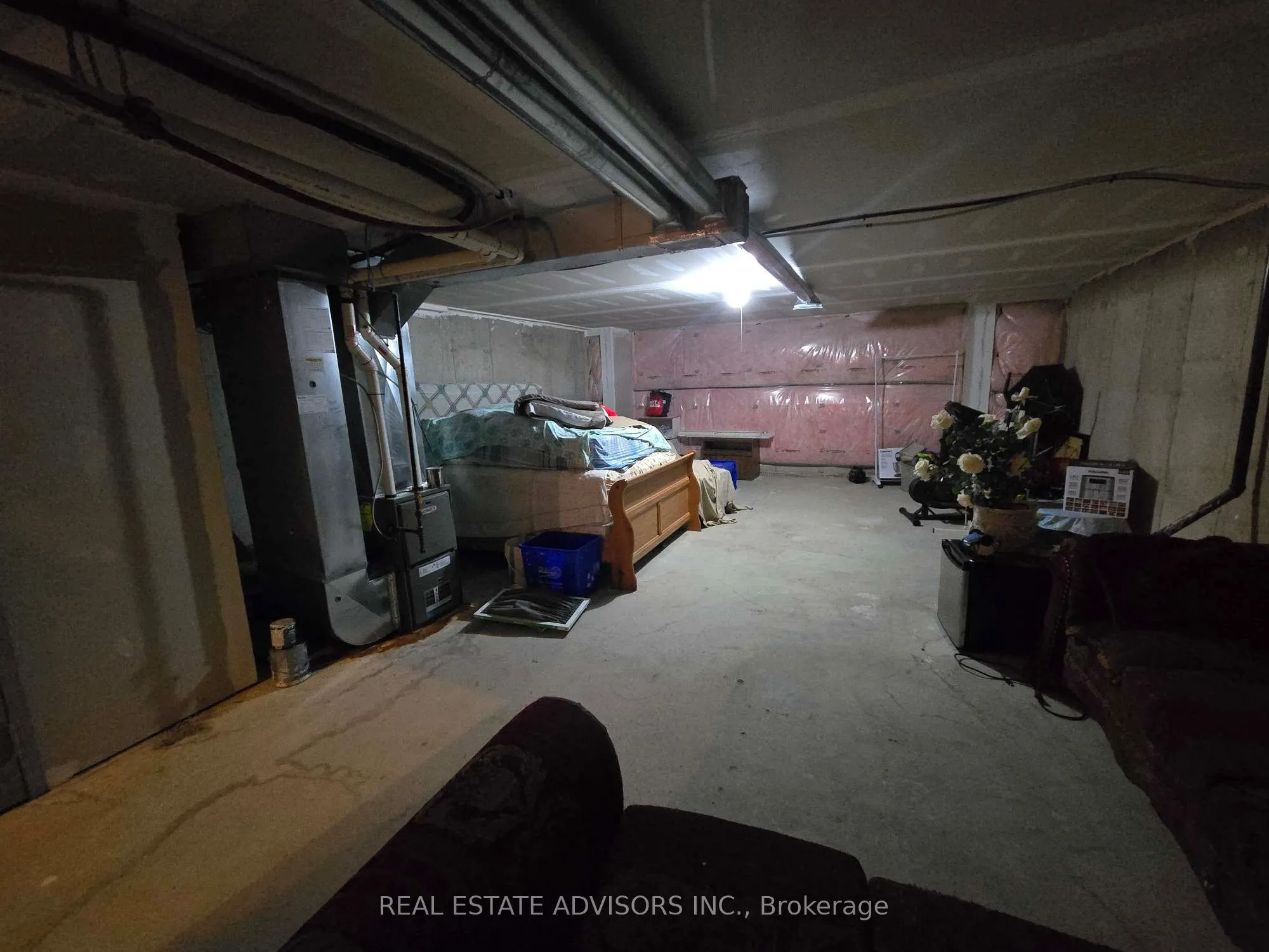 1272 Main Street E