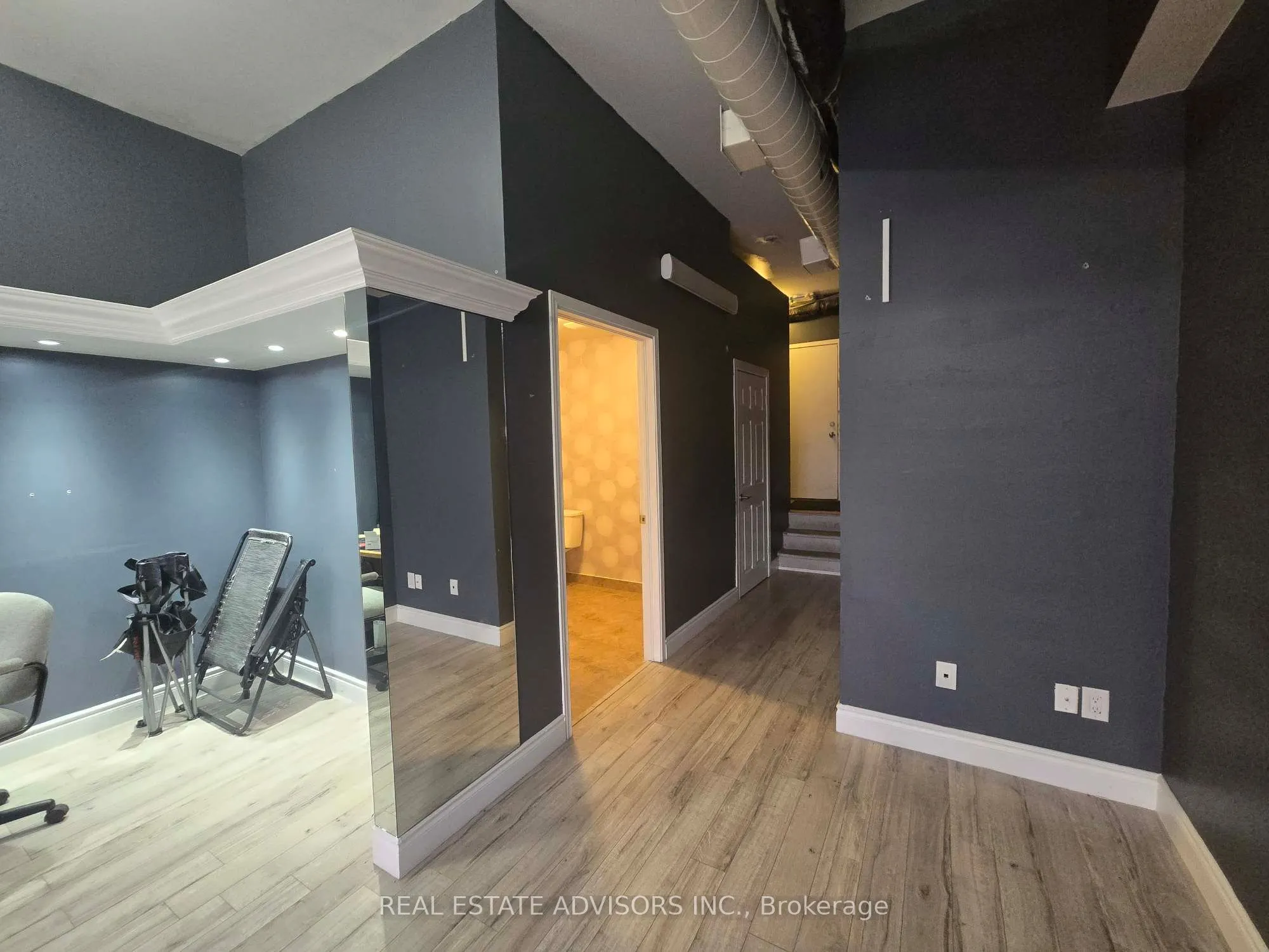 1272 Main Street E