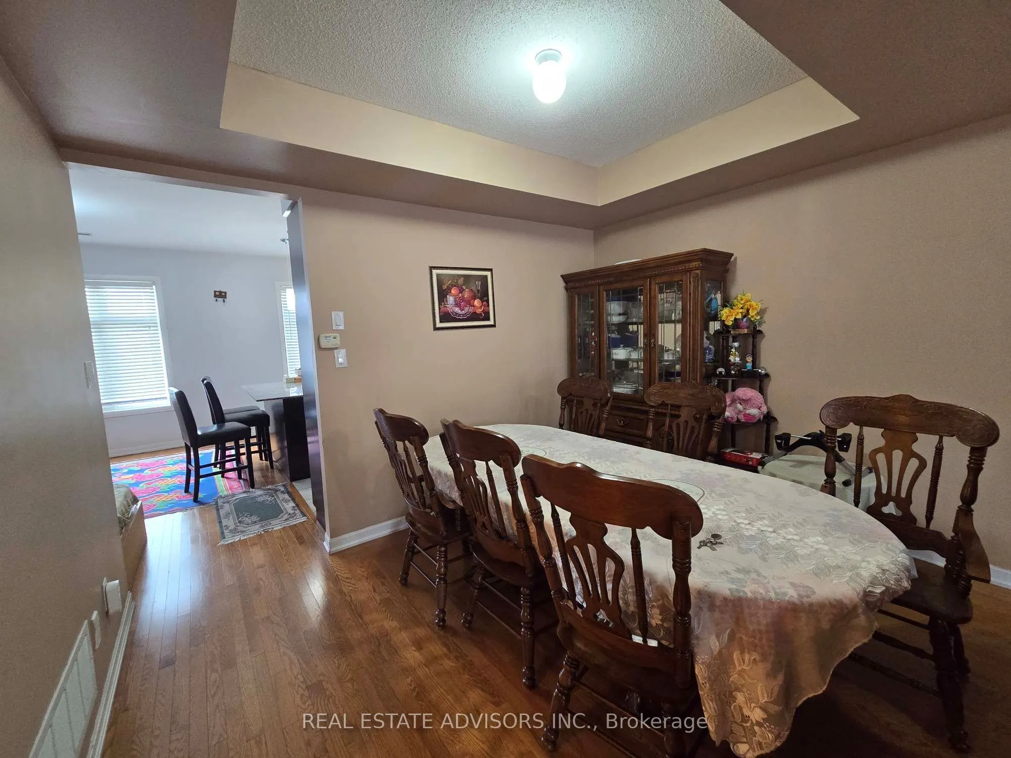 1272 Main Street E