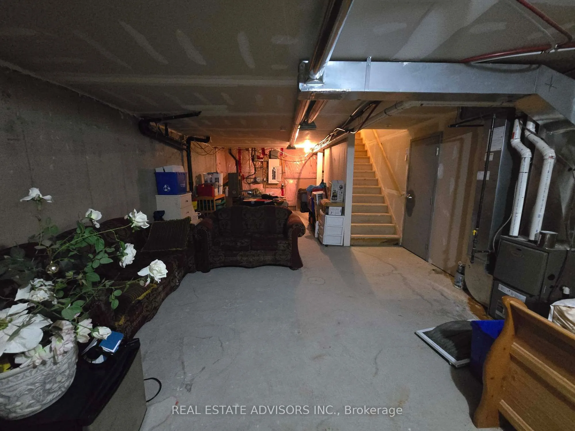 1272 Main Street E