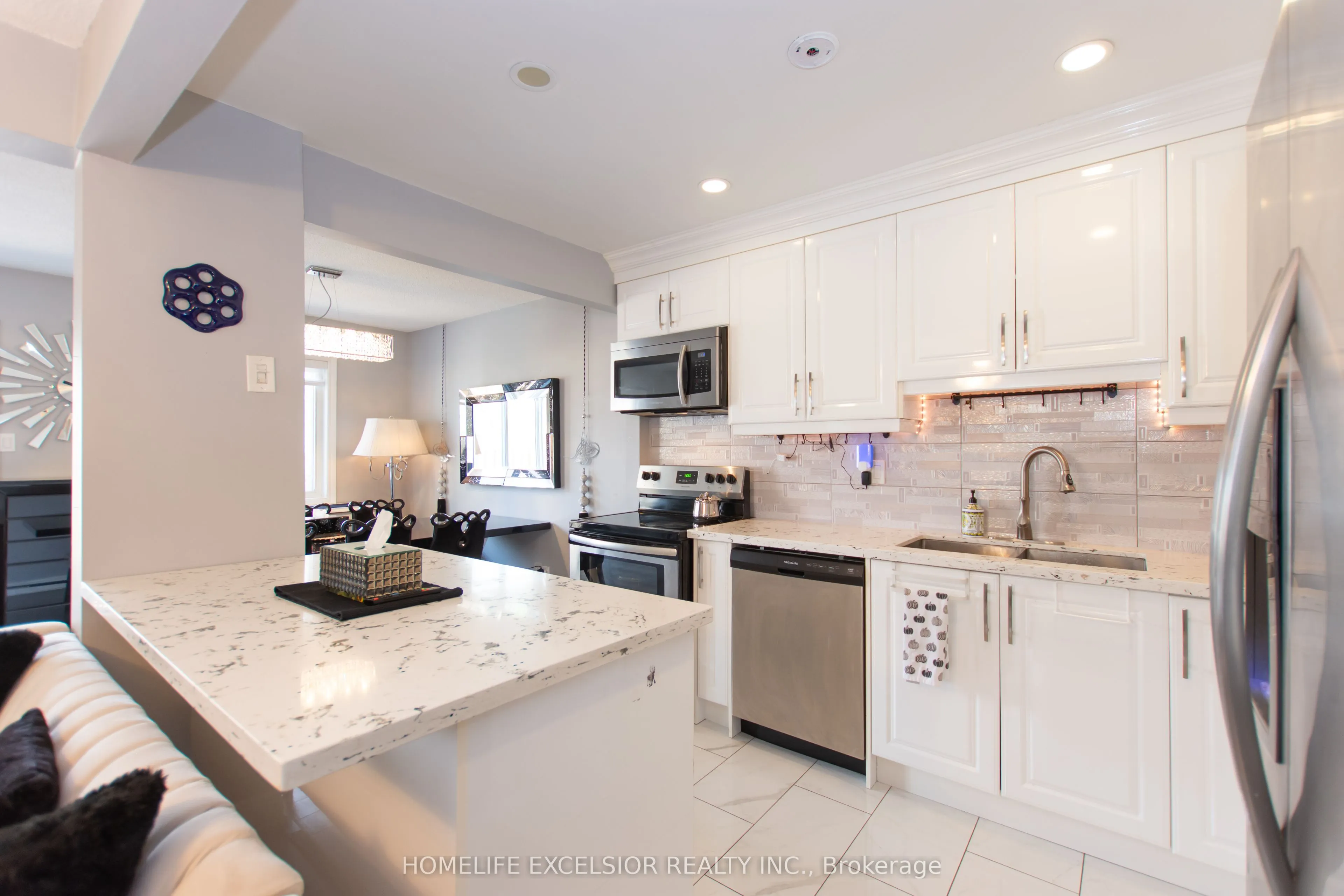 2200 Glenwood School Drive #9