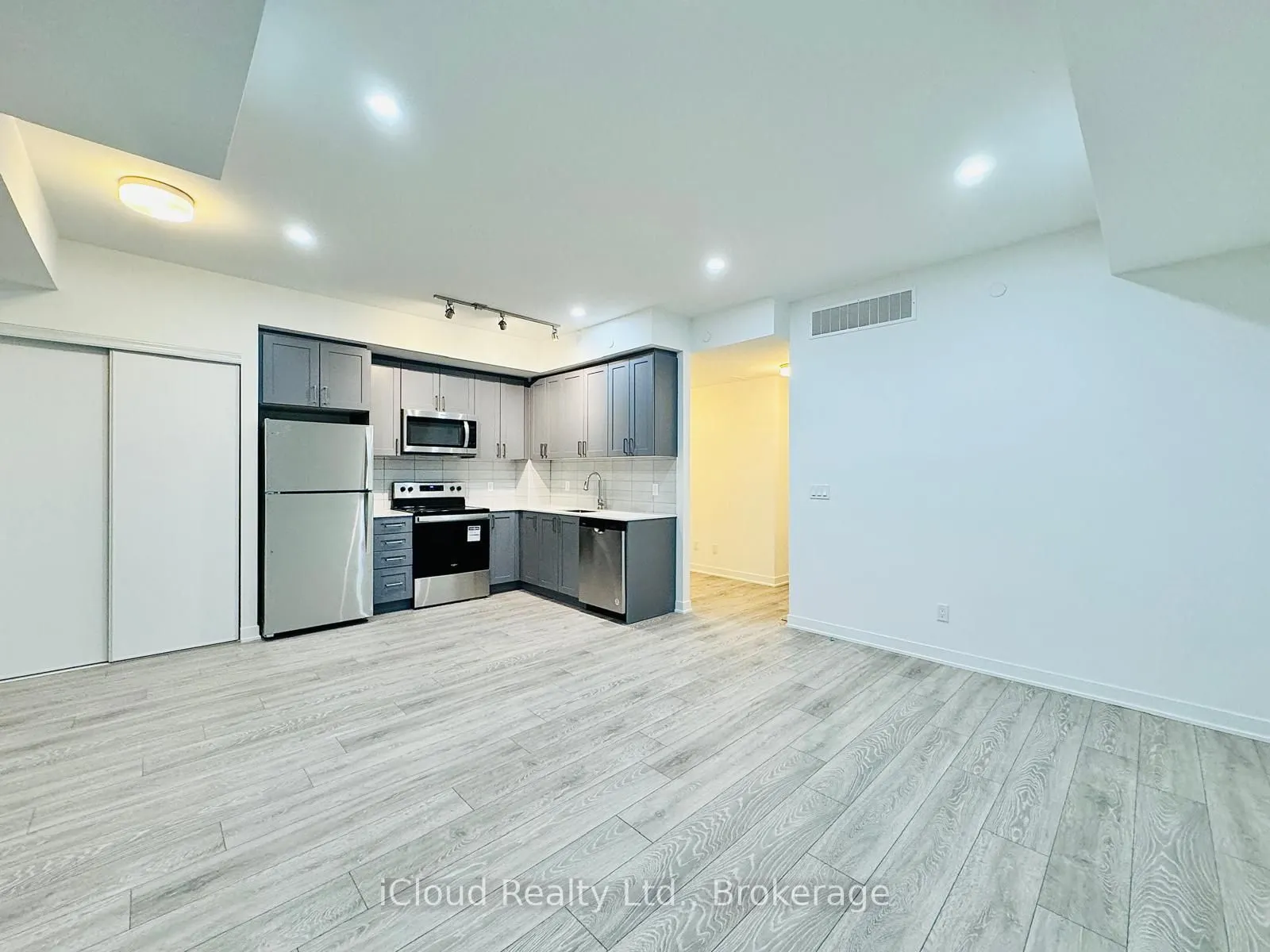 4025 Hickory Drive #9