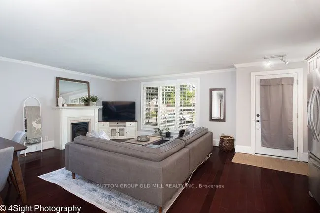 53 Savona Drive