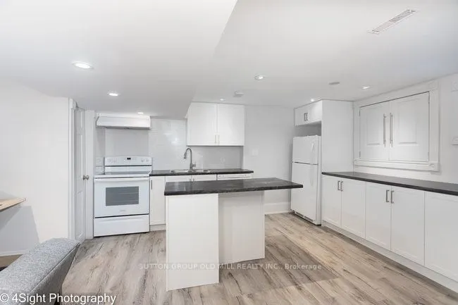 53 Savona Drive