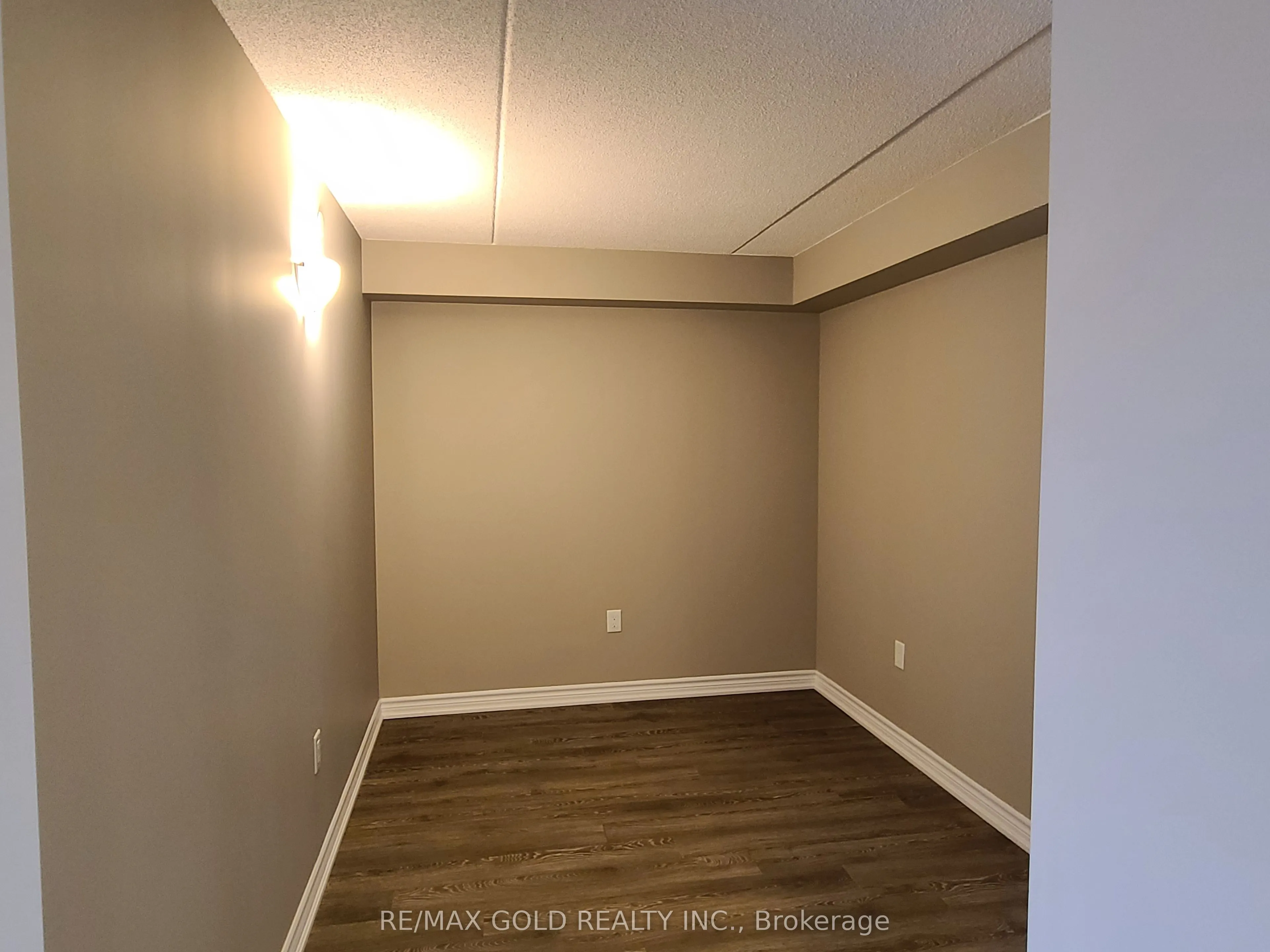 716 Main Street E #309