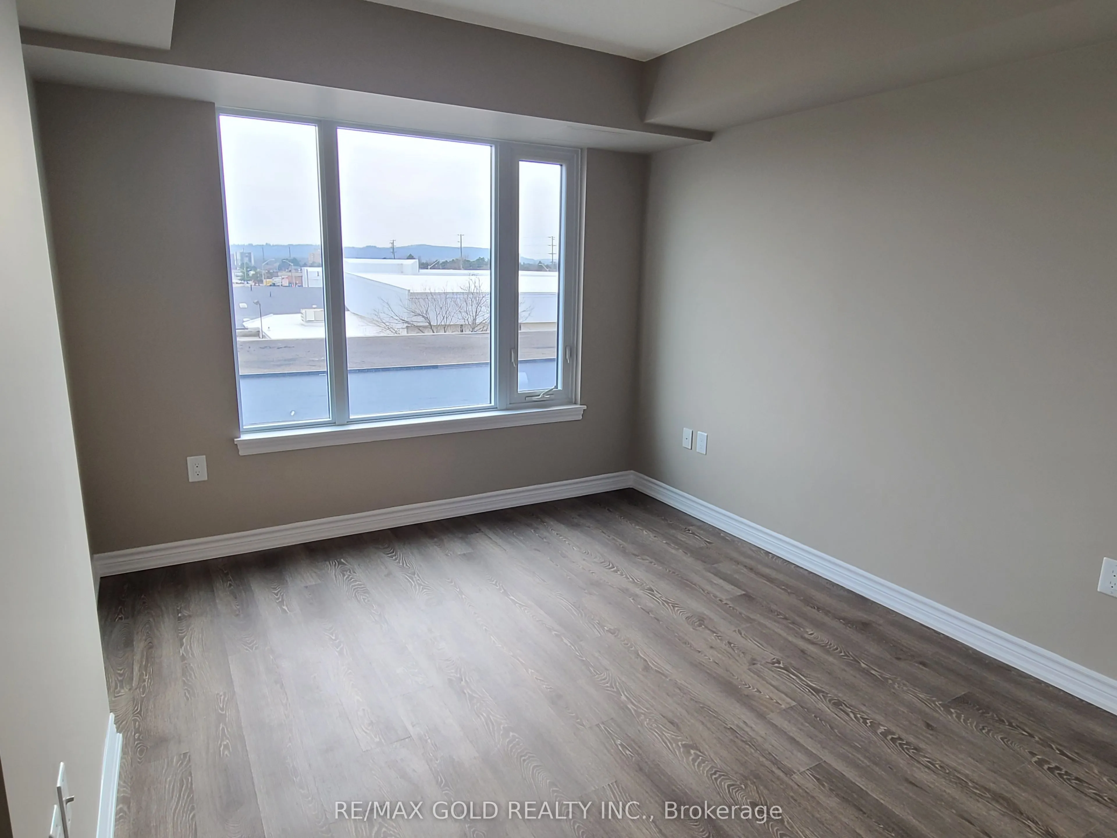 716 Main Street E #309