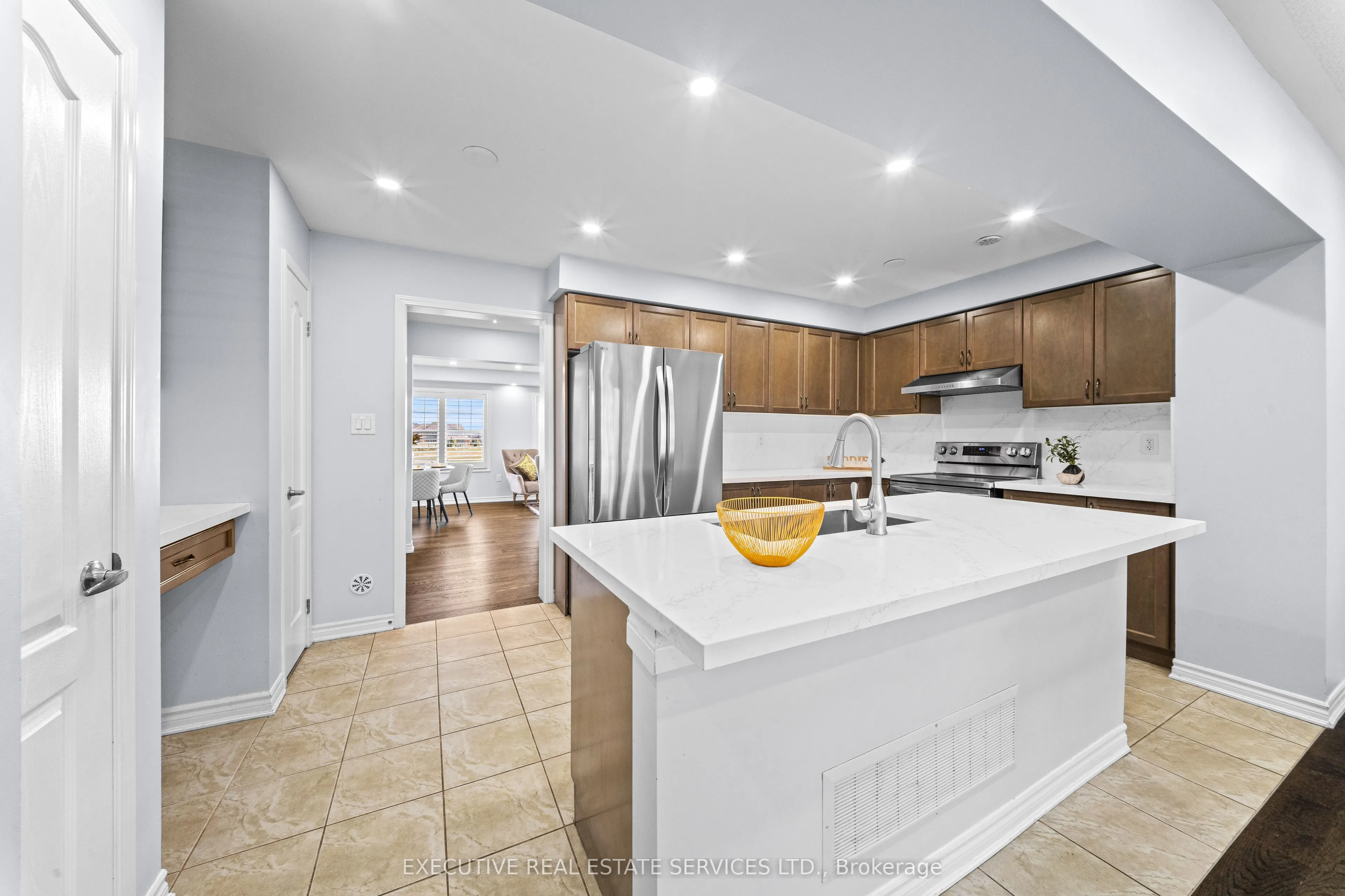 98 Bannister Crescent