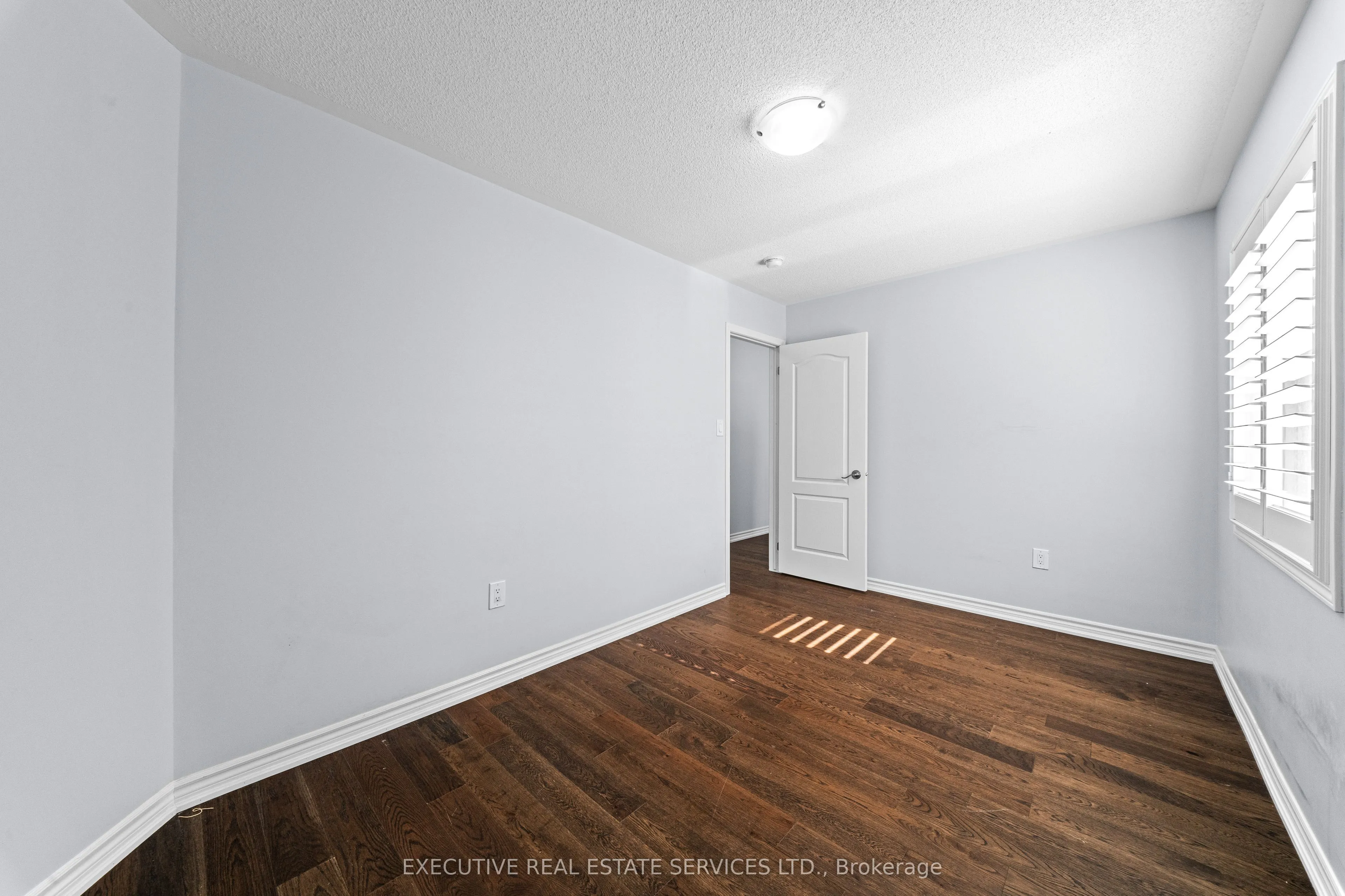 98 Bannister Crescent
