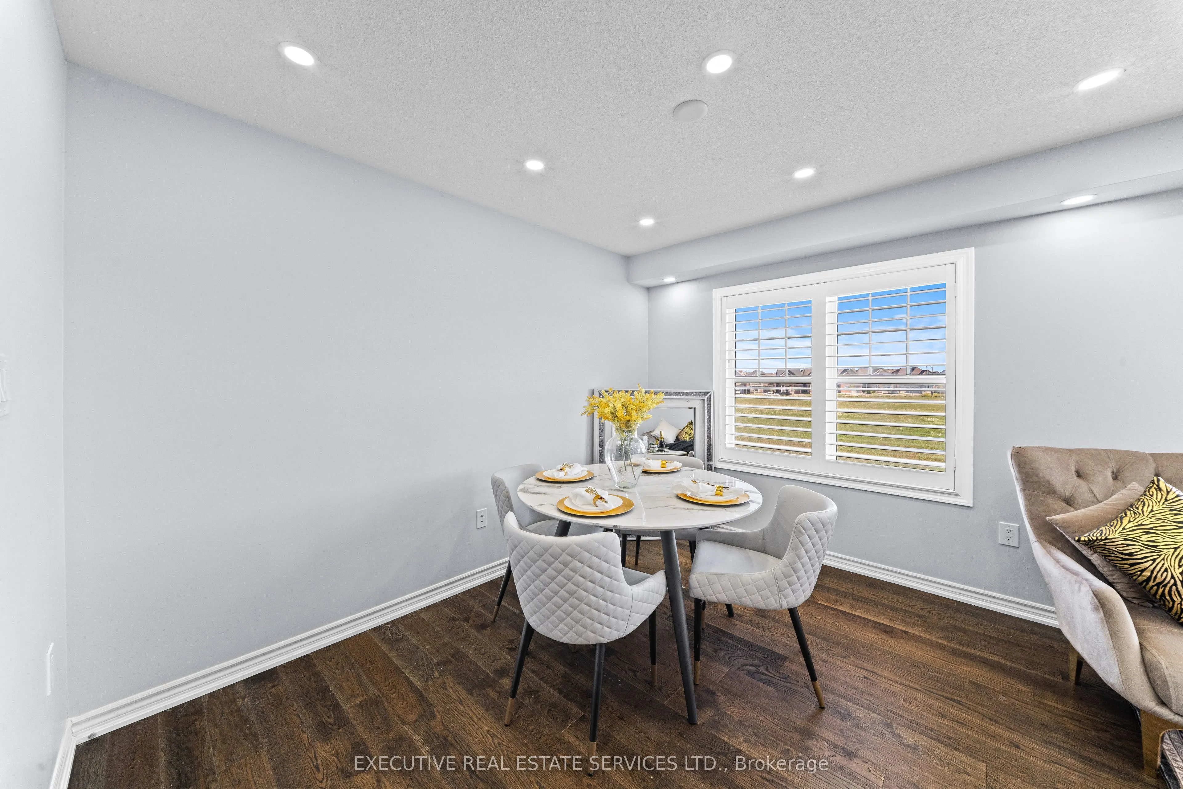 98 Bannister Crescent