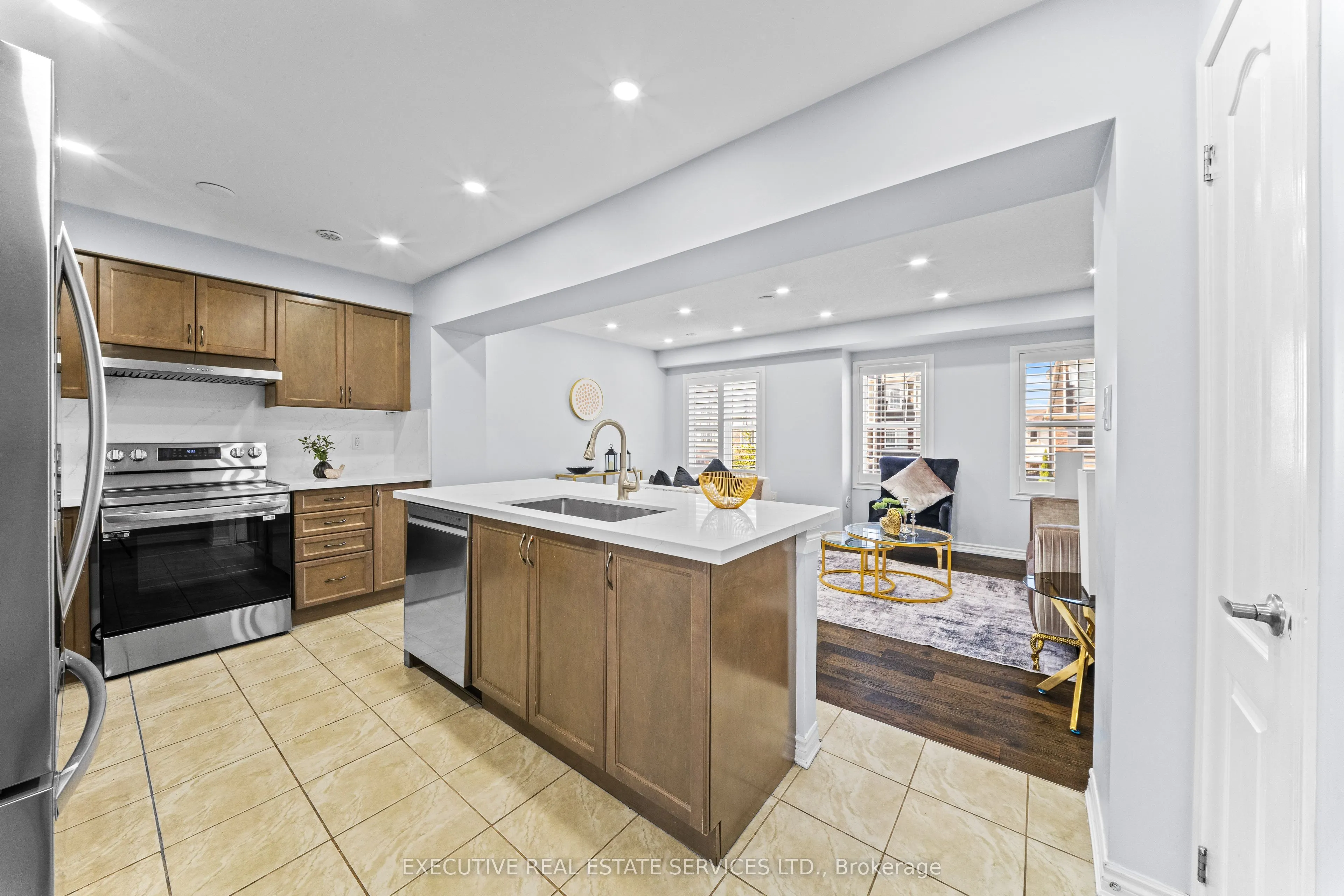 98 Bannister Crescent