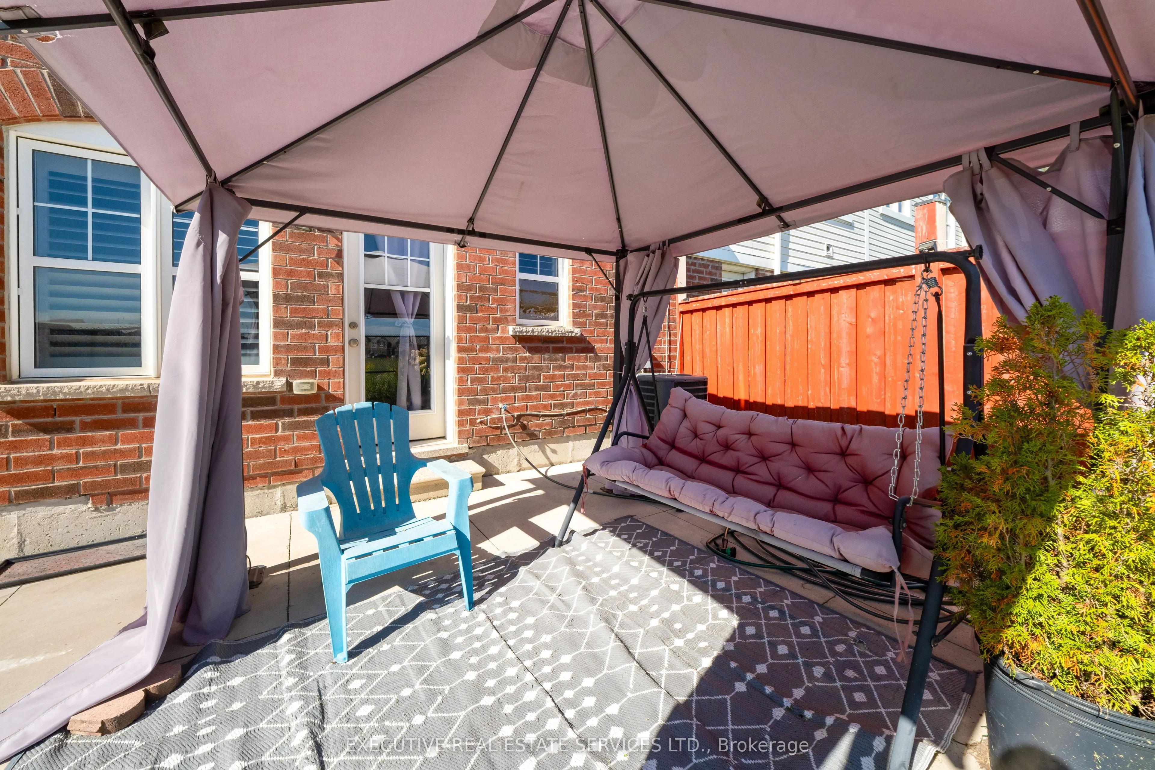 98 Bannister Crescent