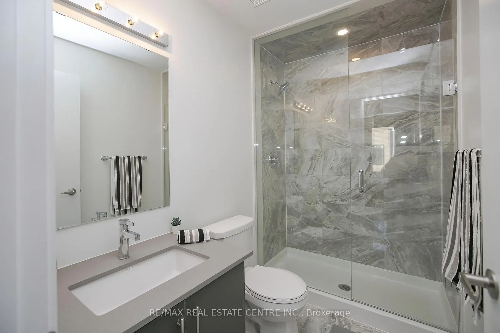 3556 Colonial Drive #4