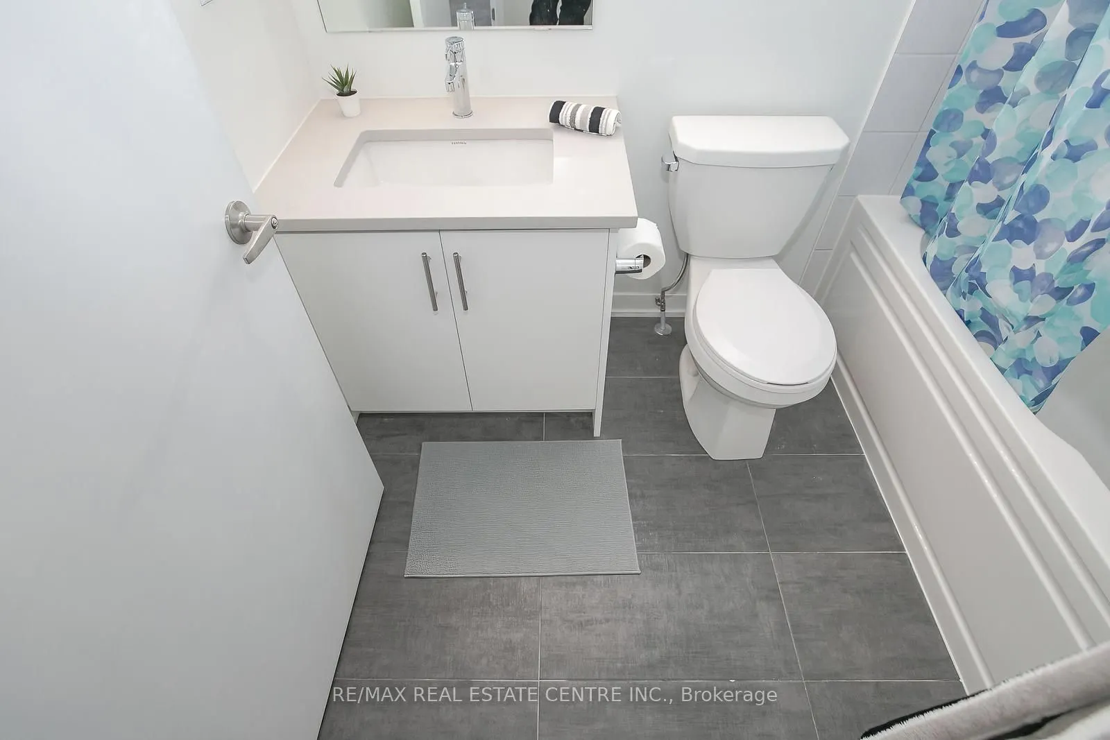 3556 Colonial Drive #4