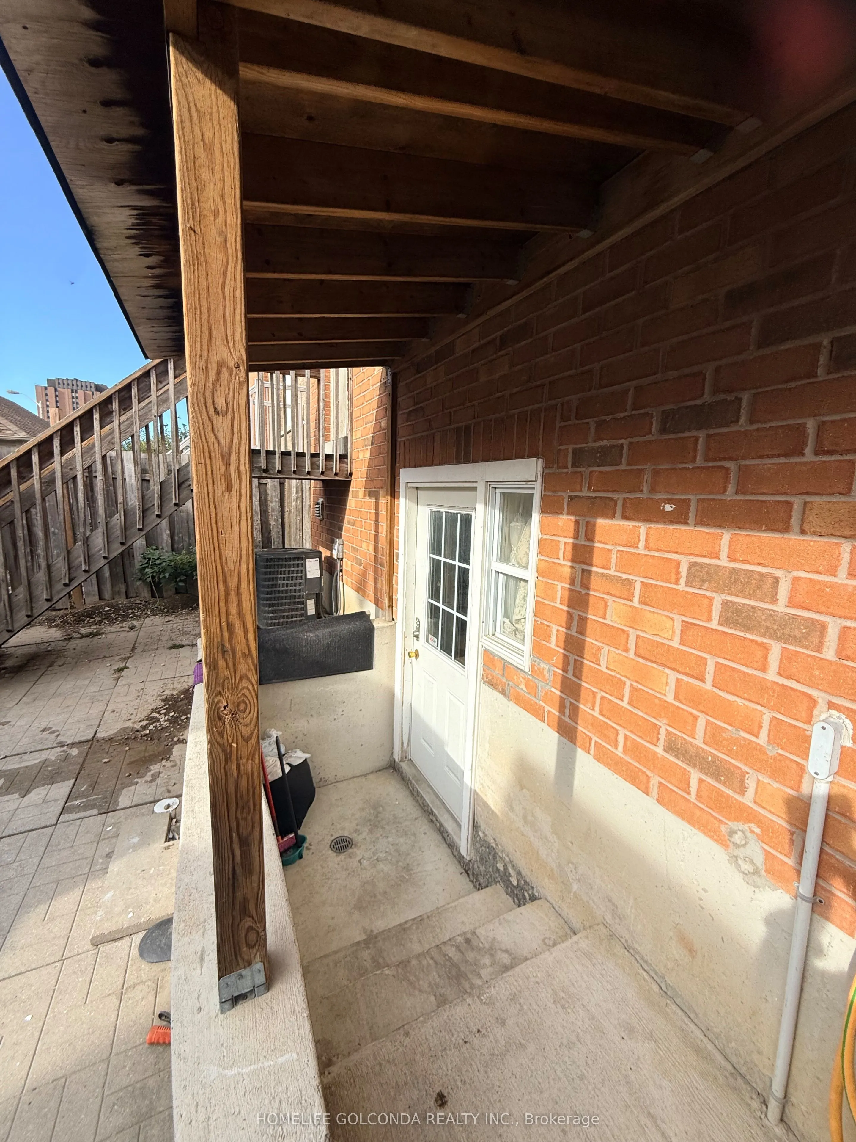 10 Aldwinckle Heights