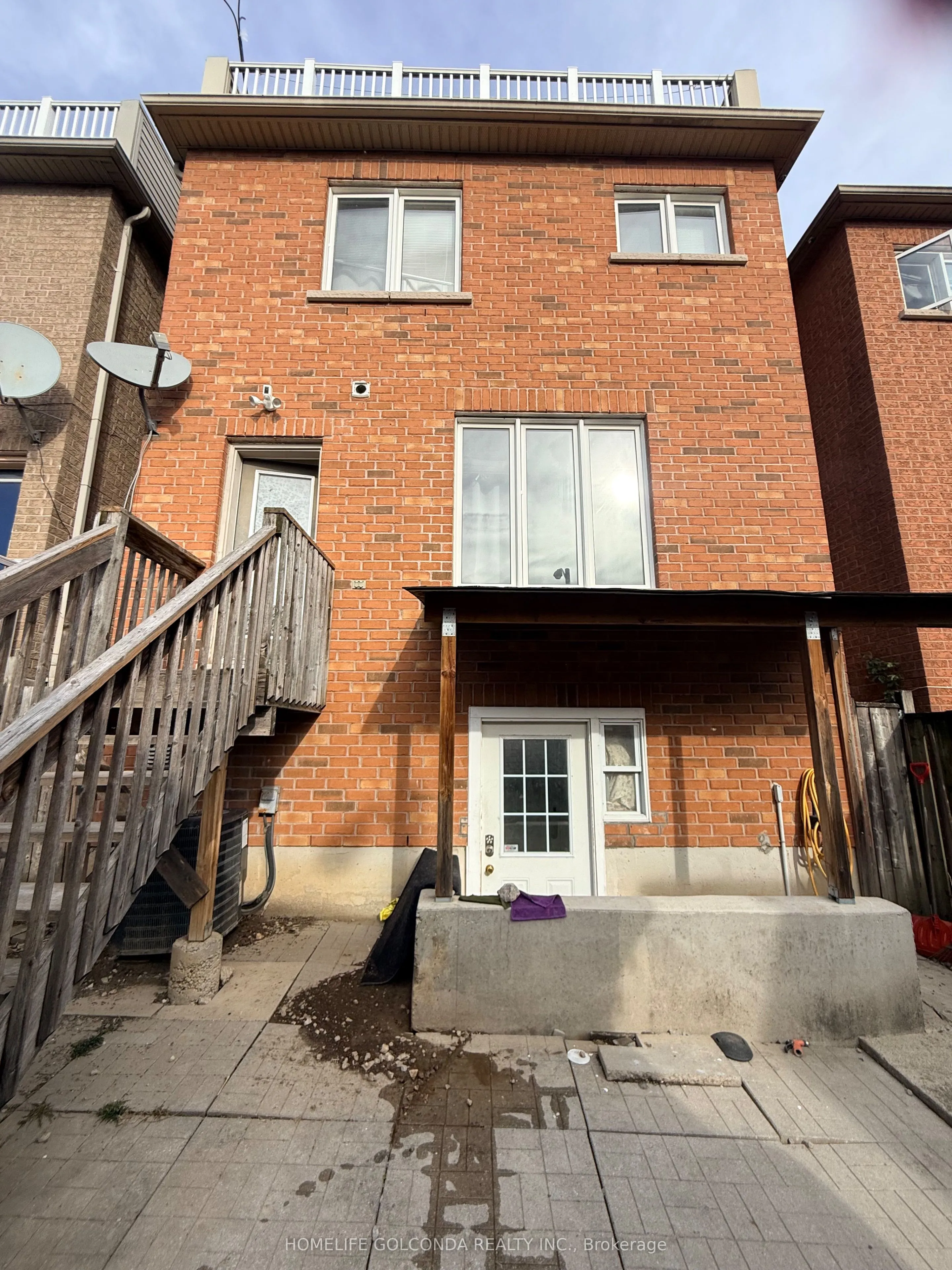 10 Aldwinckle Heights