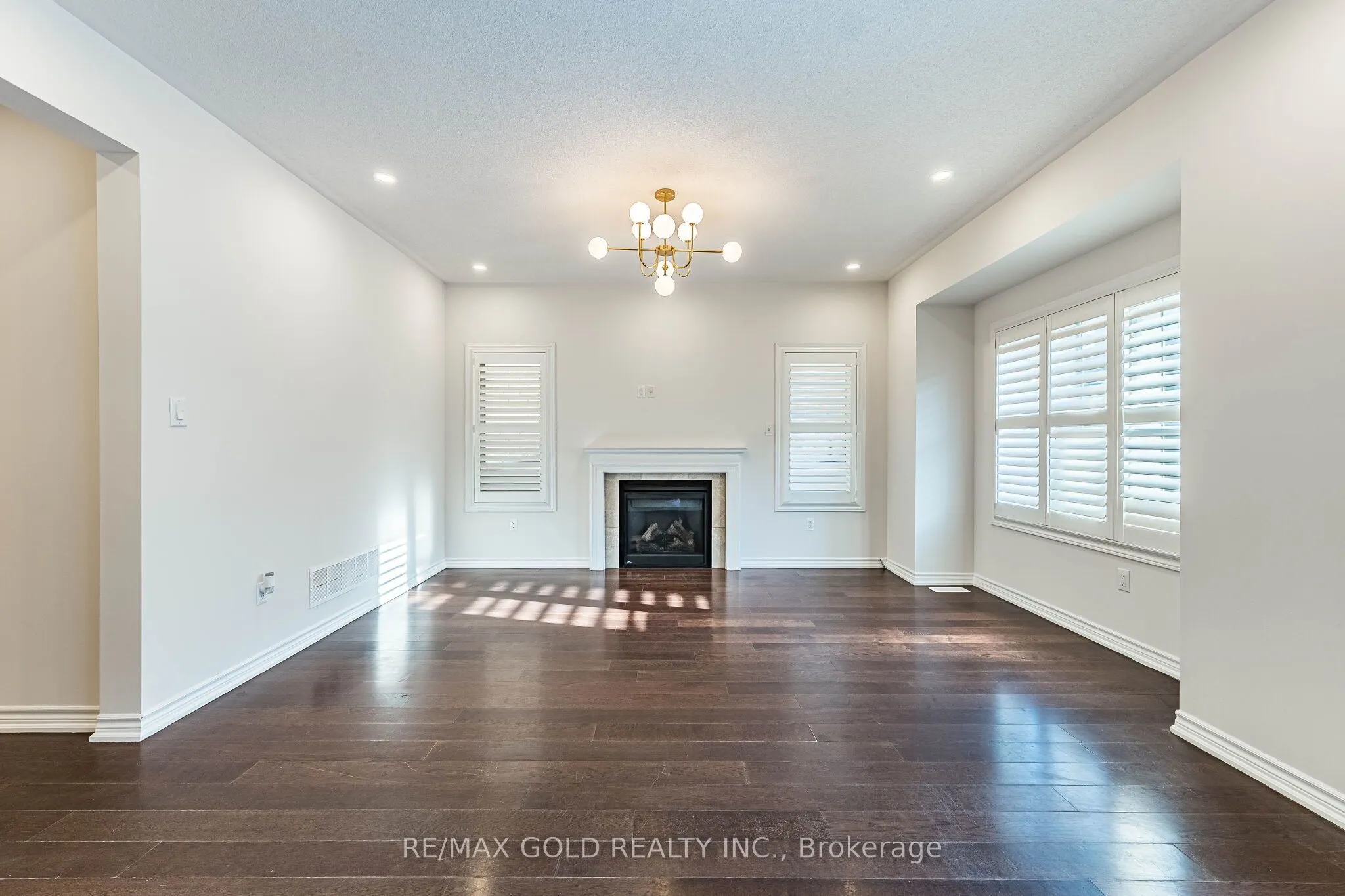 17 Lola Crescent