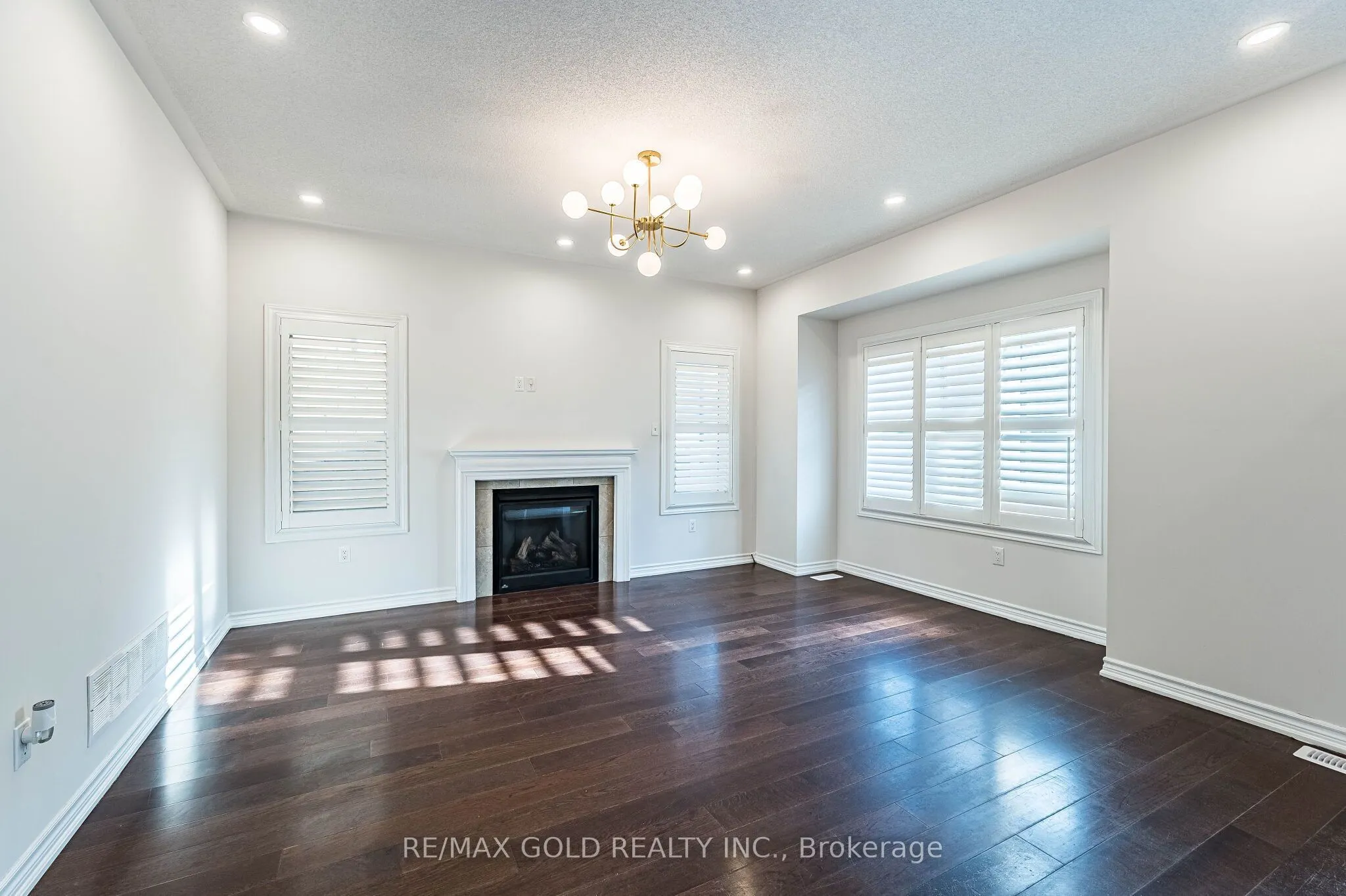 17 Lola Crescent