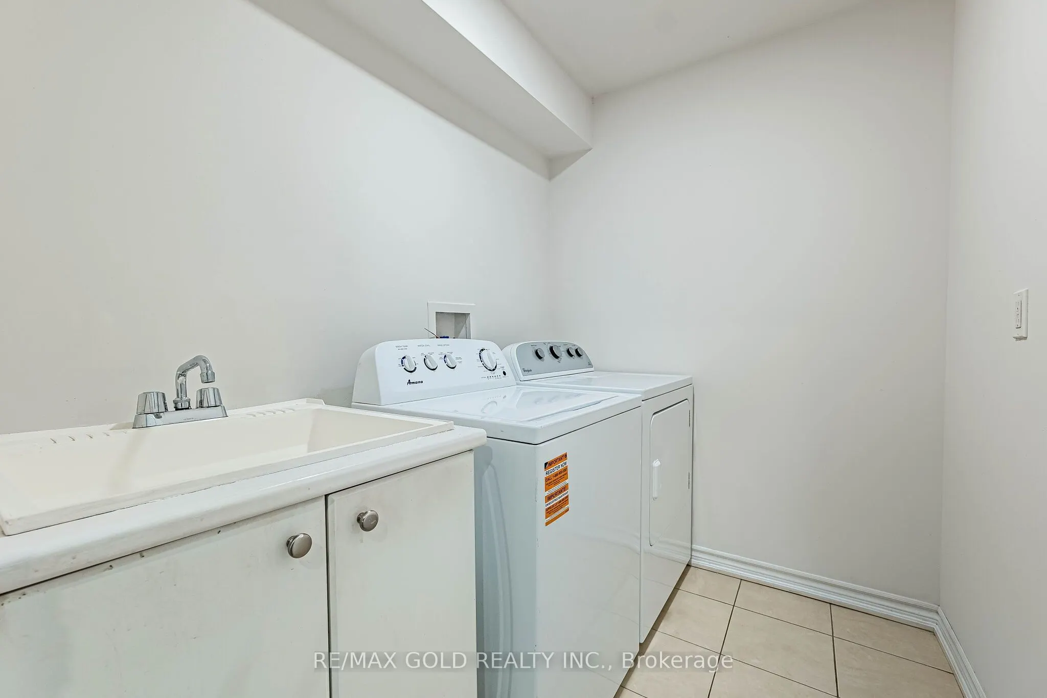 17 Lola Crescent