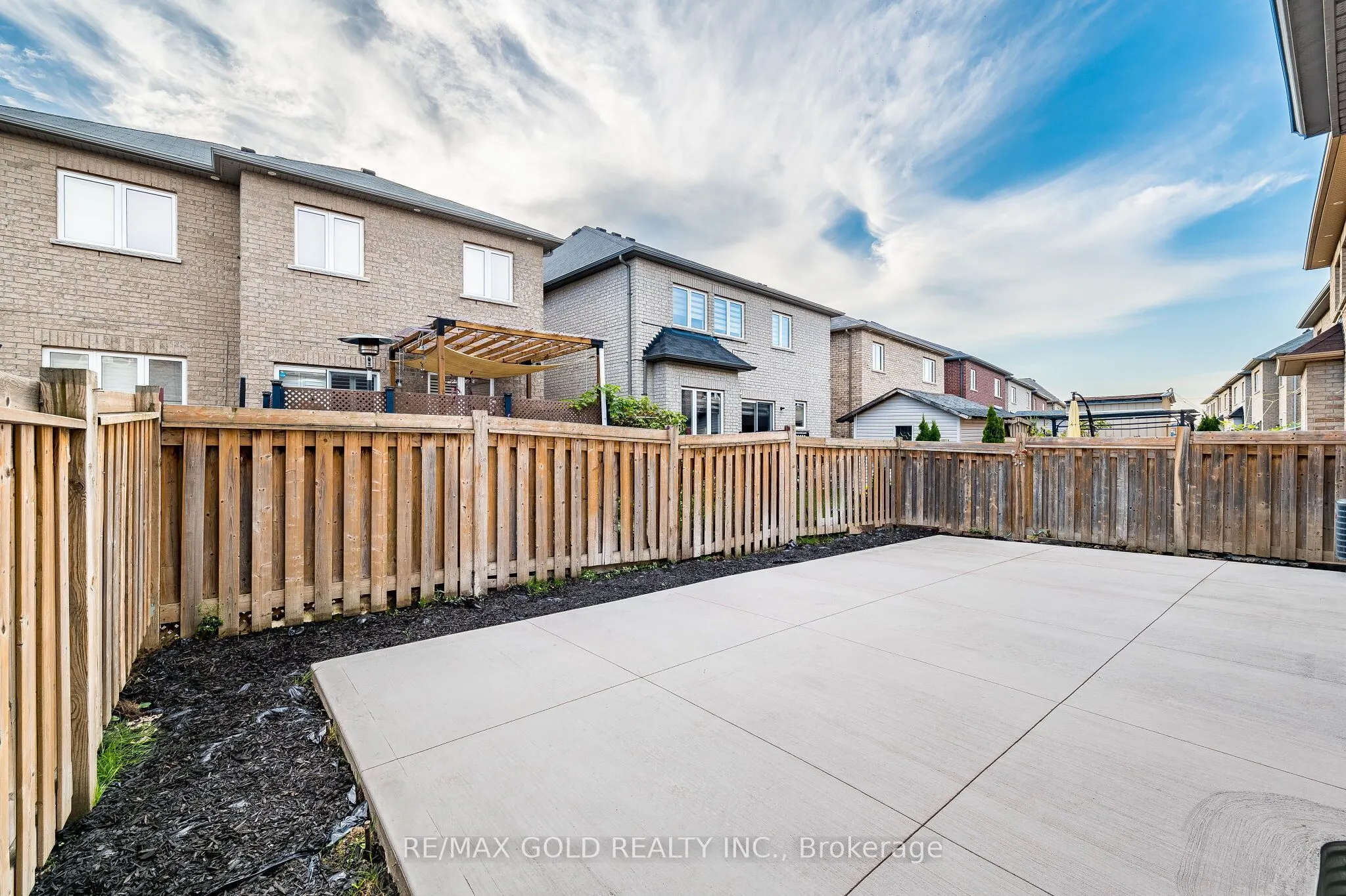 17 Lola Crescent