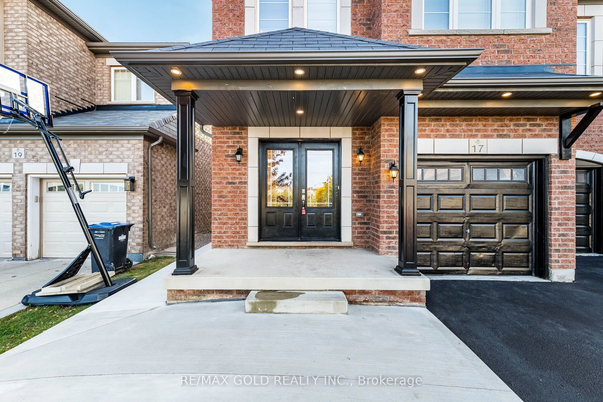 17 Lola Crescent