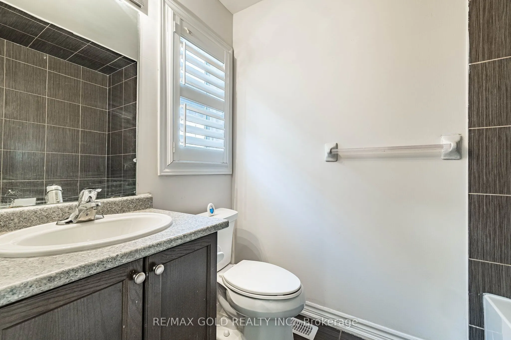 17 Lola Crescent