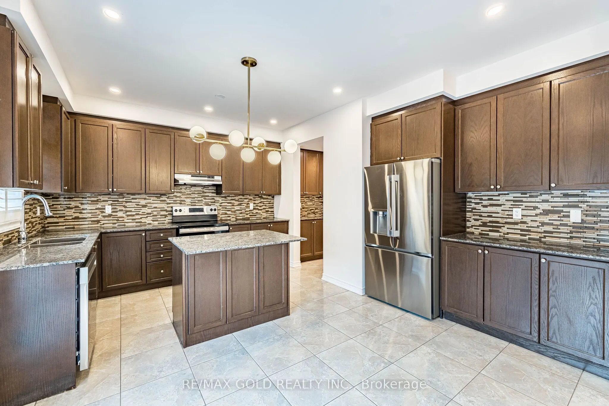 17 Lola Crescent