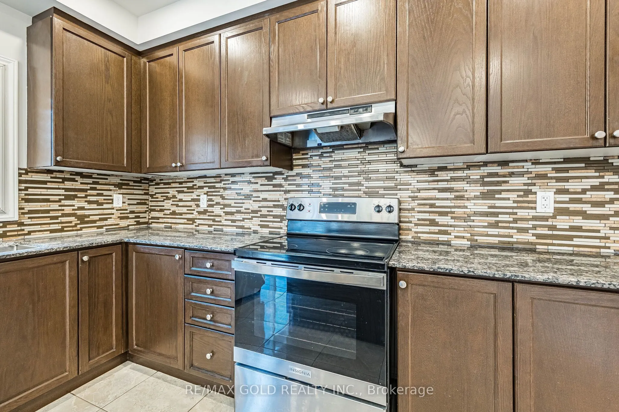 17 Lola Crescent